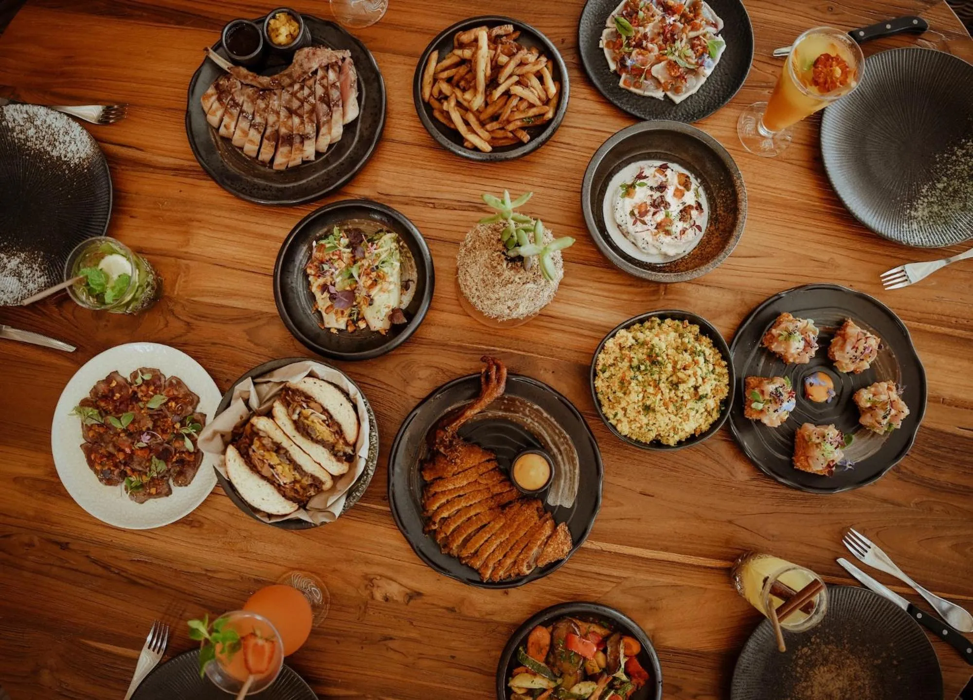 Restaurant/places to eat in Palm Hotel & Spa