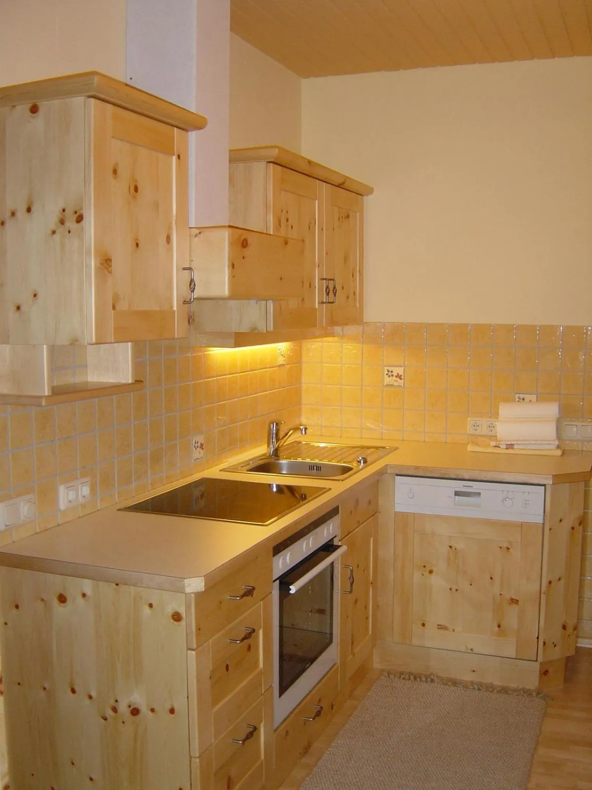 Kitchen or kitchenette in Pension & Appartement Steinwender