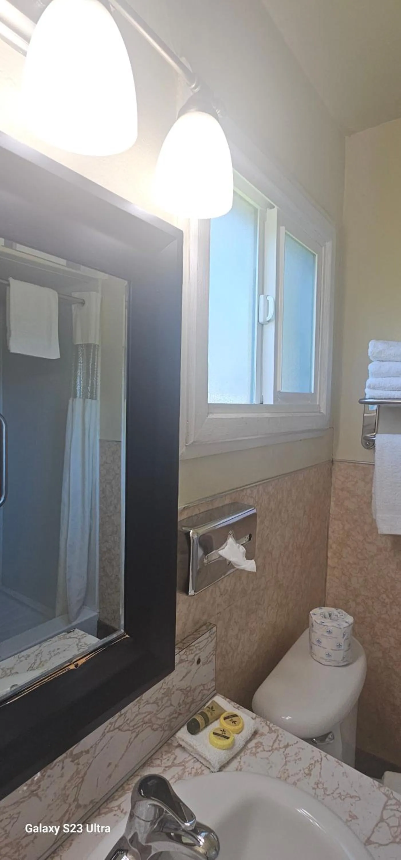 Bed in North Coast Inn