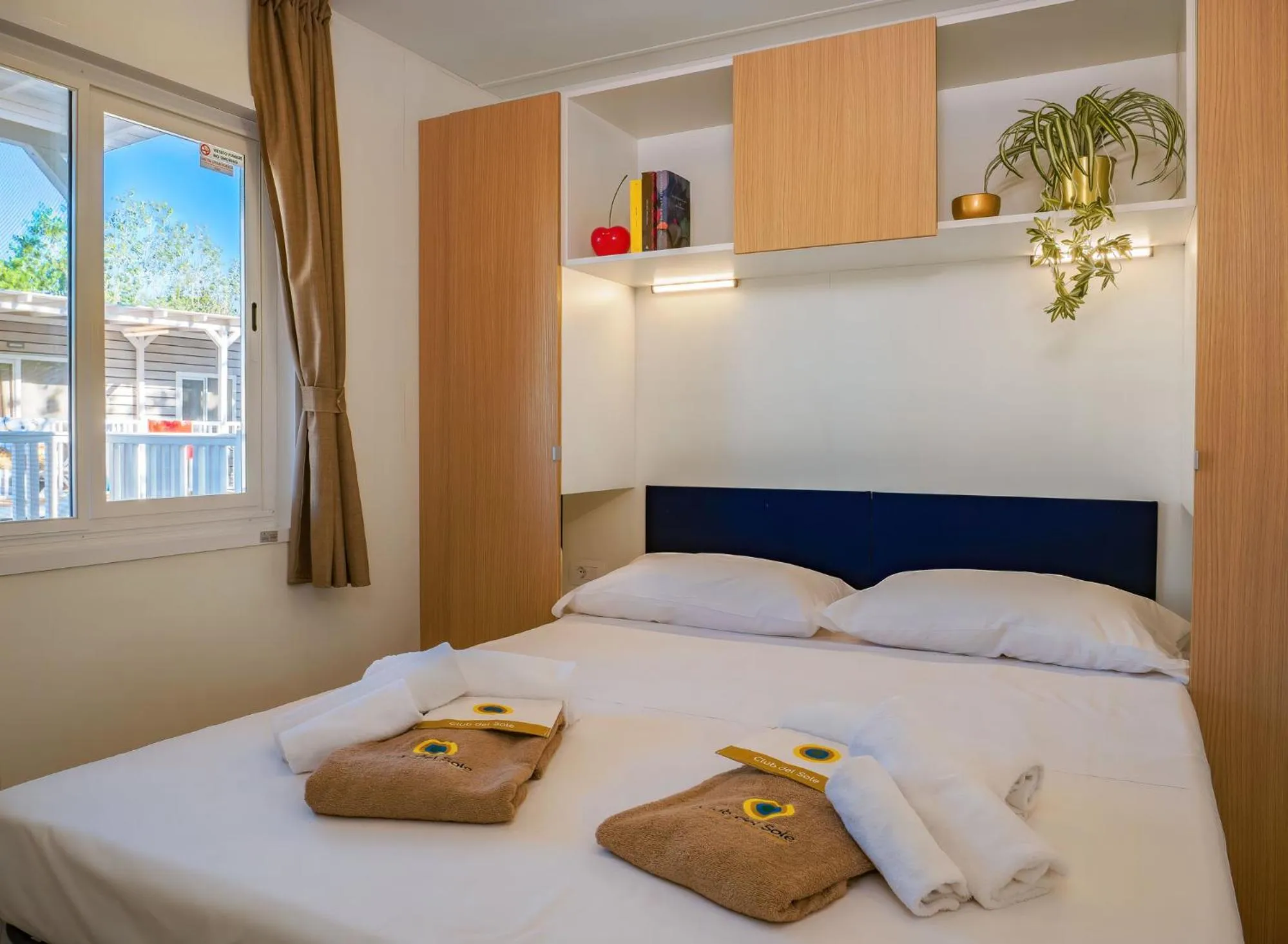 Bedroom, Bed in Club del Sole Tenuta Primero Grado Family Collection