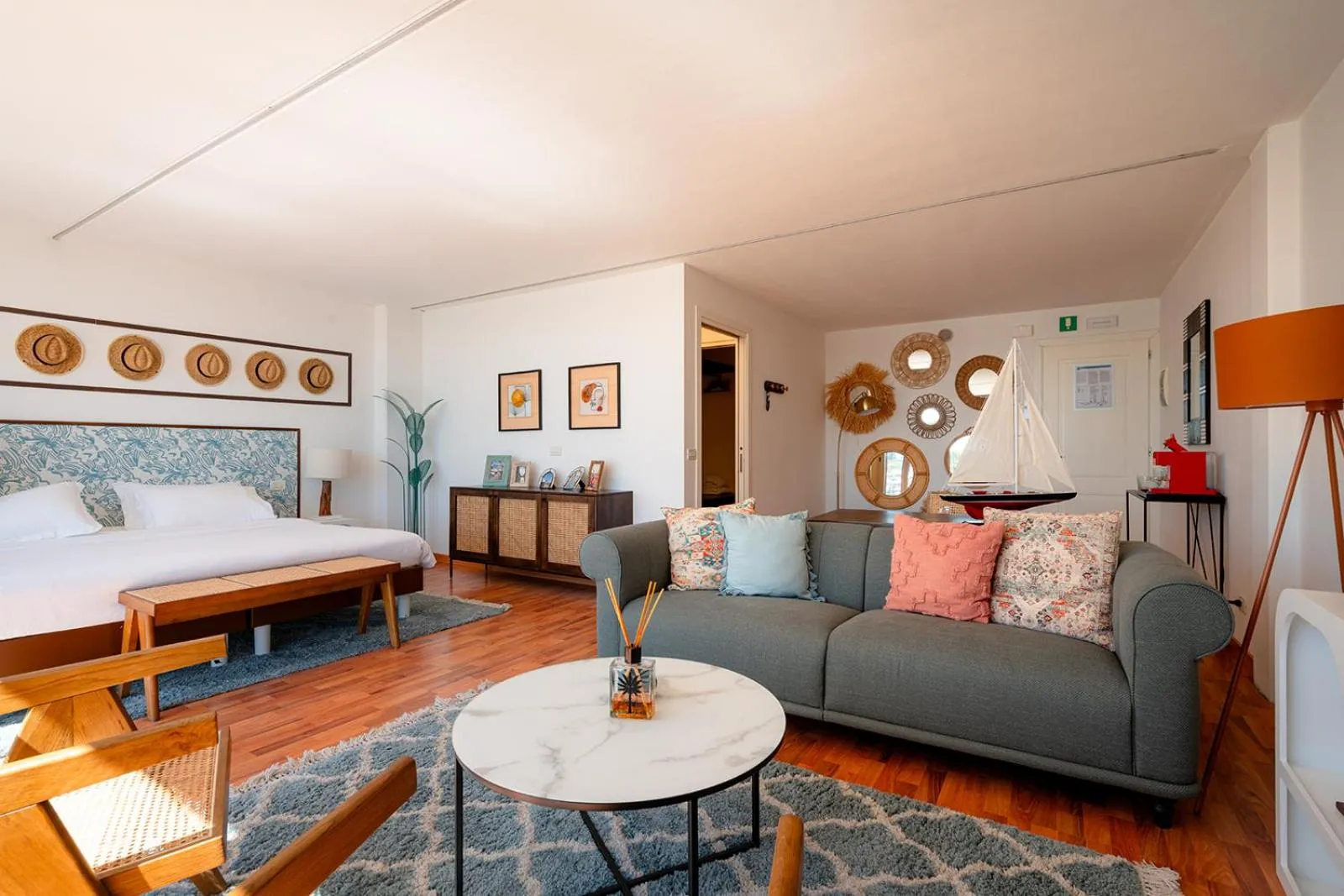 Living room, Bed in Club del Sole Tenuta Primero Grado Family Collection