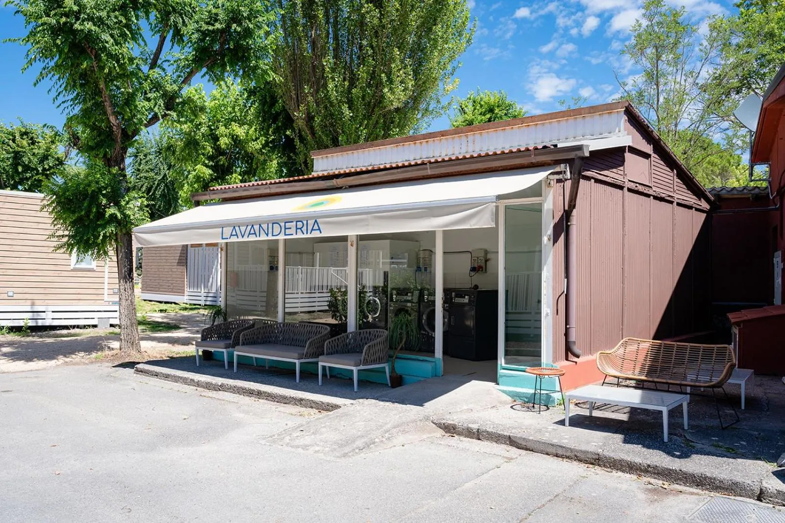 laundry in Club del Sole Tenuta Primero Grado Family Collection