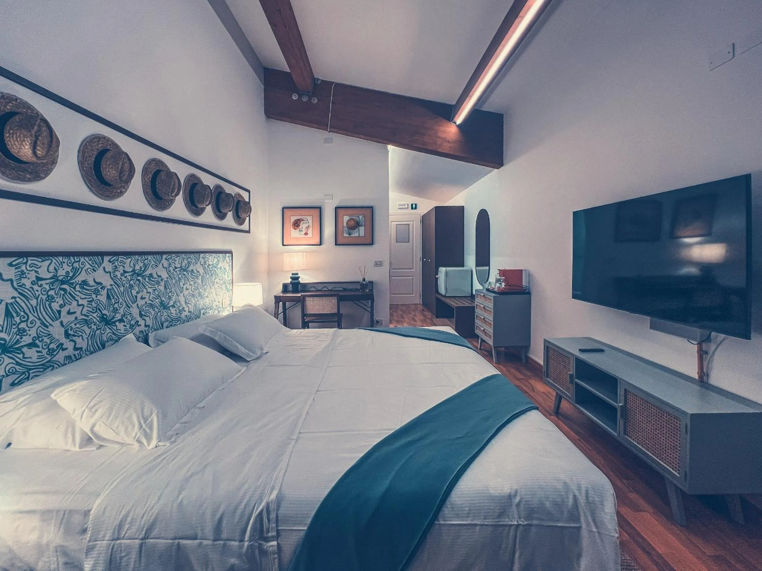 Bedroom, Bed in Club del Sole Tenuta Primero Grado Family Collection