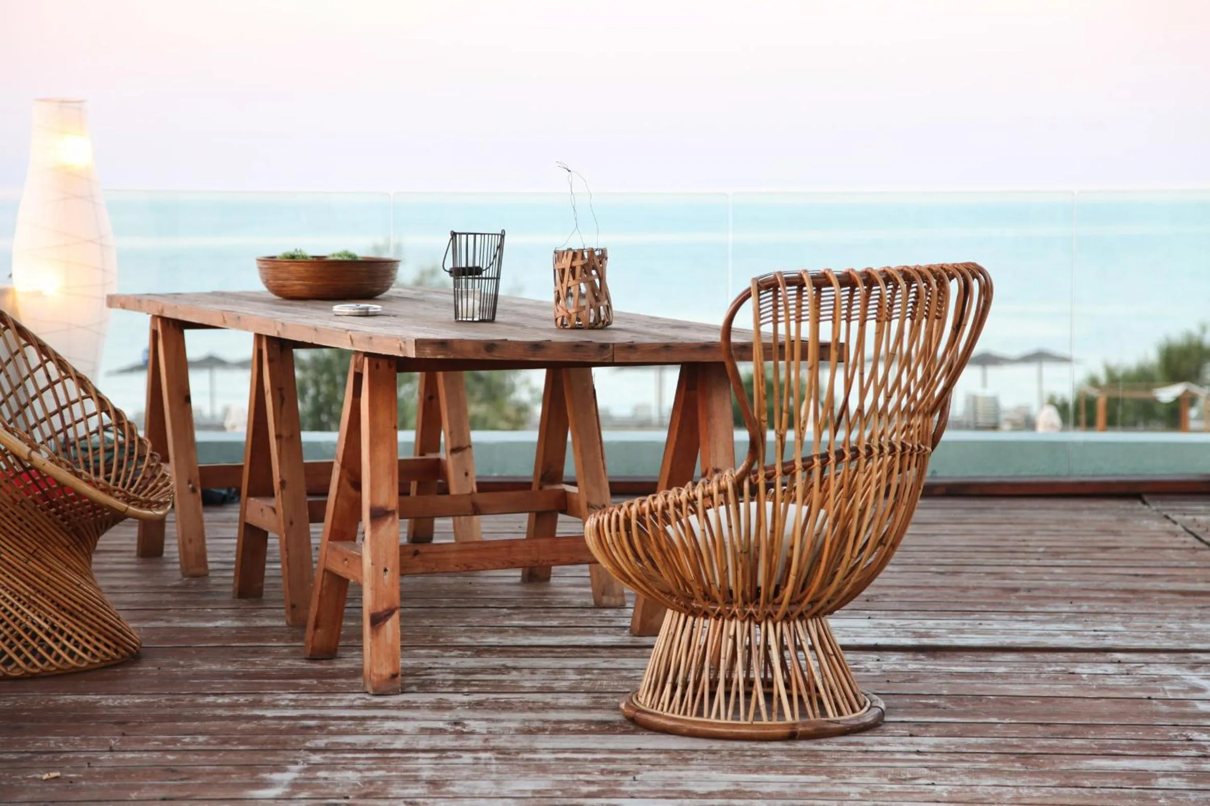 Restaurant/places to eat in Thalatta Seaside Hotel