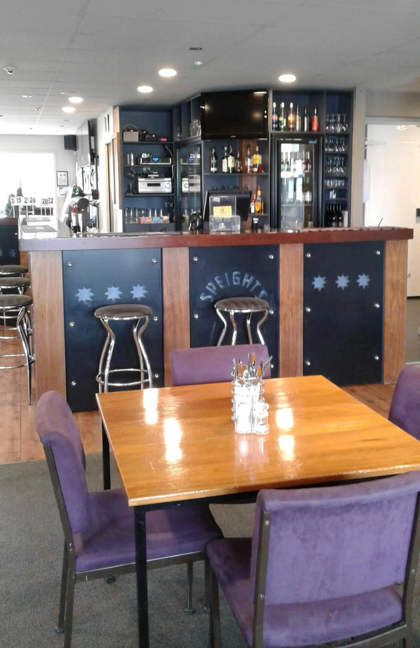 Lounge or bar in Catlins Inn