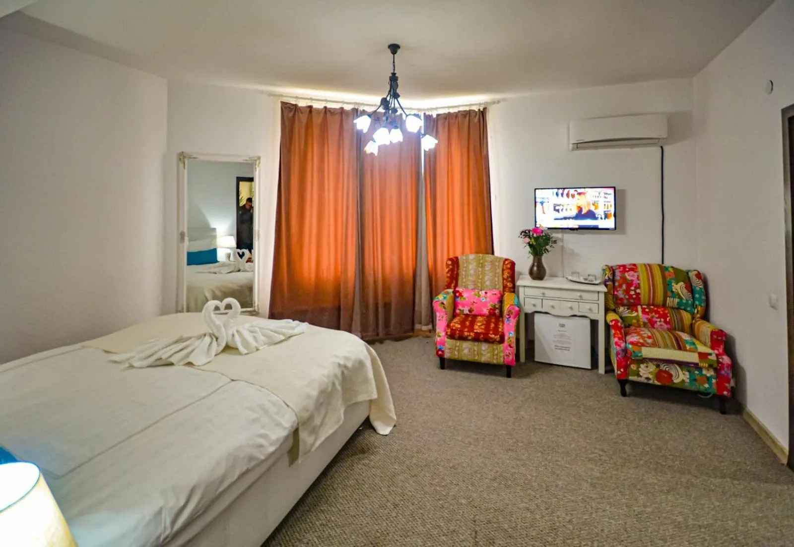Property building, Bed in Noblesse House