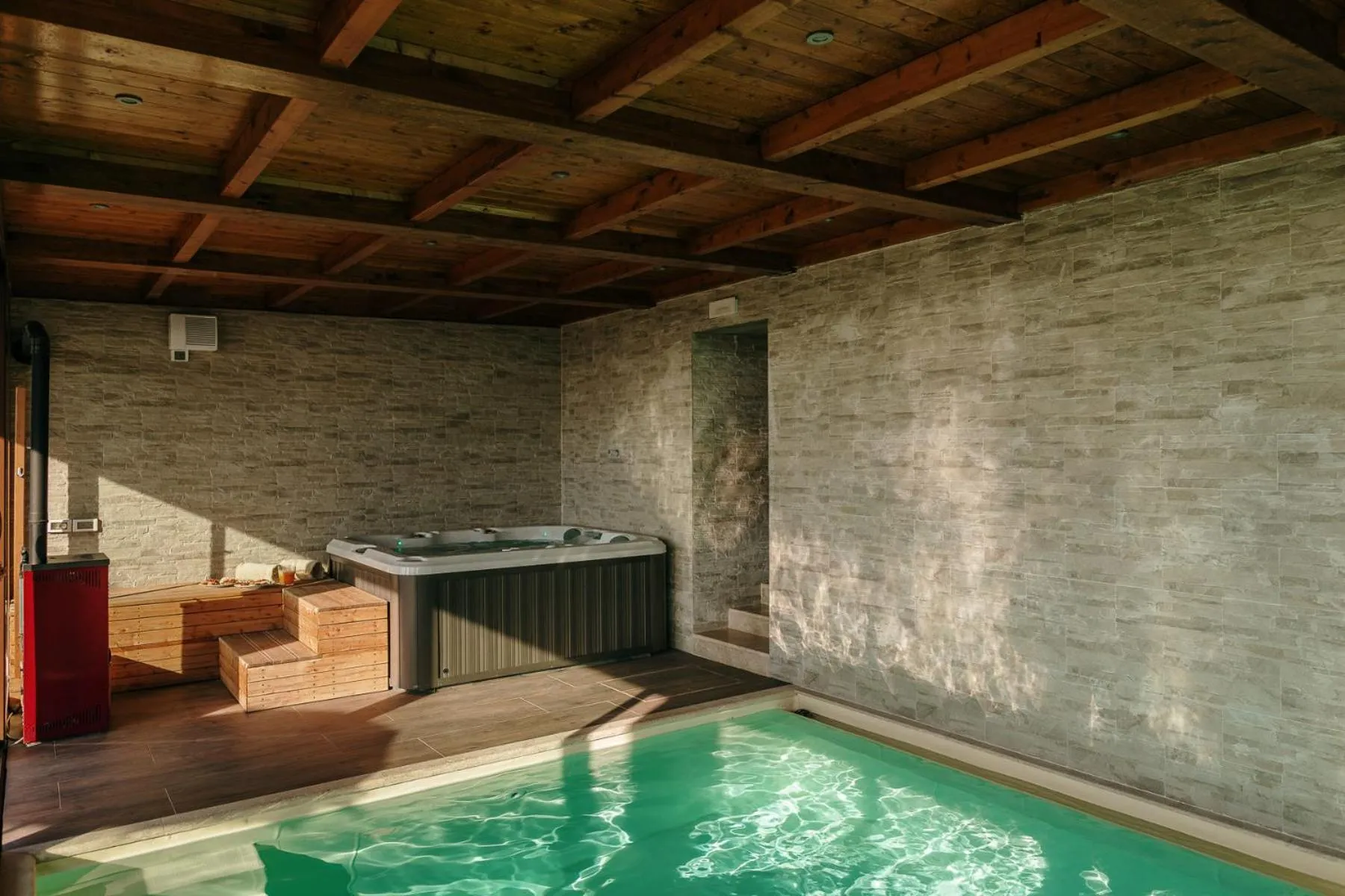 Hot Tub in Villa Di Sotto