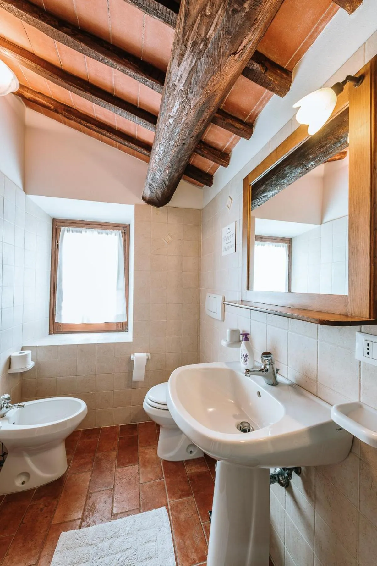Bathroom in Villa Di Sotto