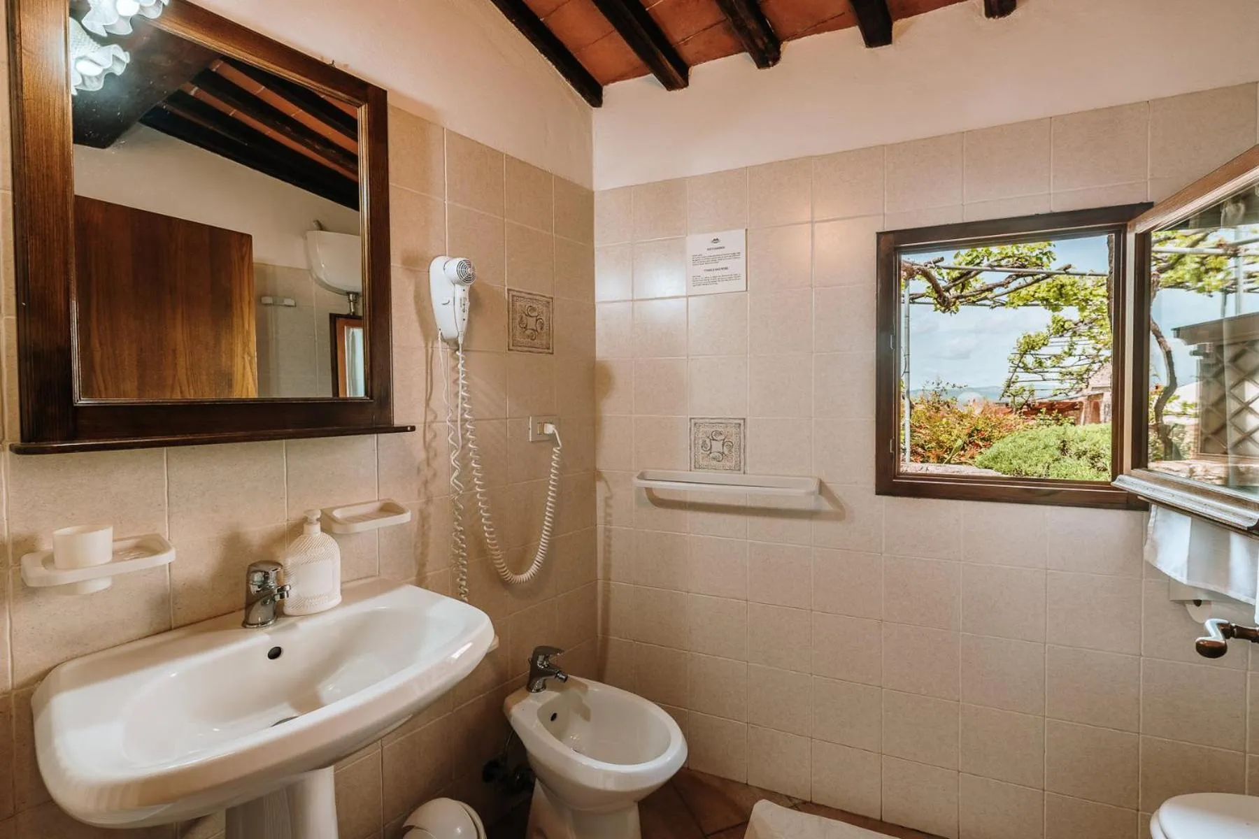 Bathroom in Villa Di Sotto