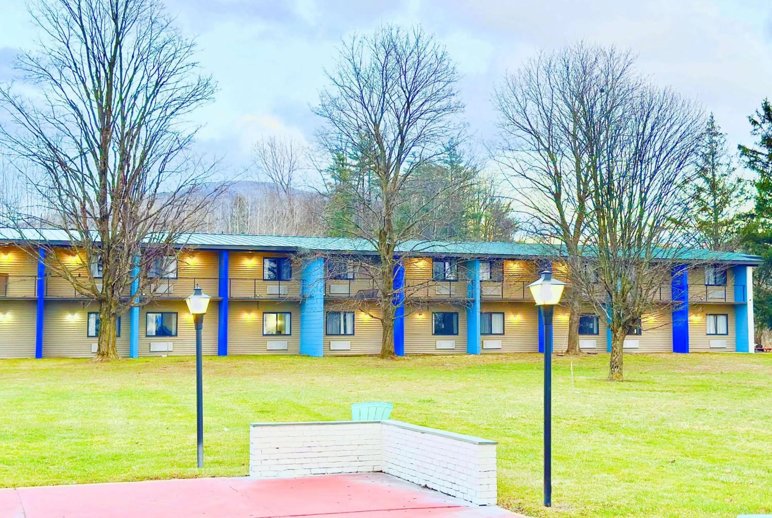 Property building in Days Inn by Wyndham Rutland/Killington Area