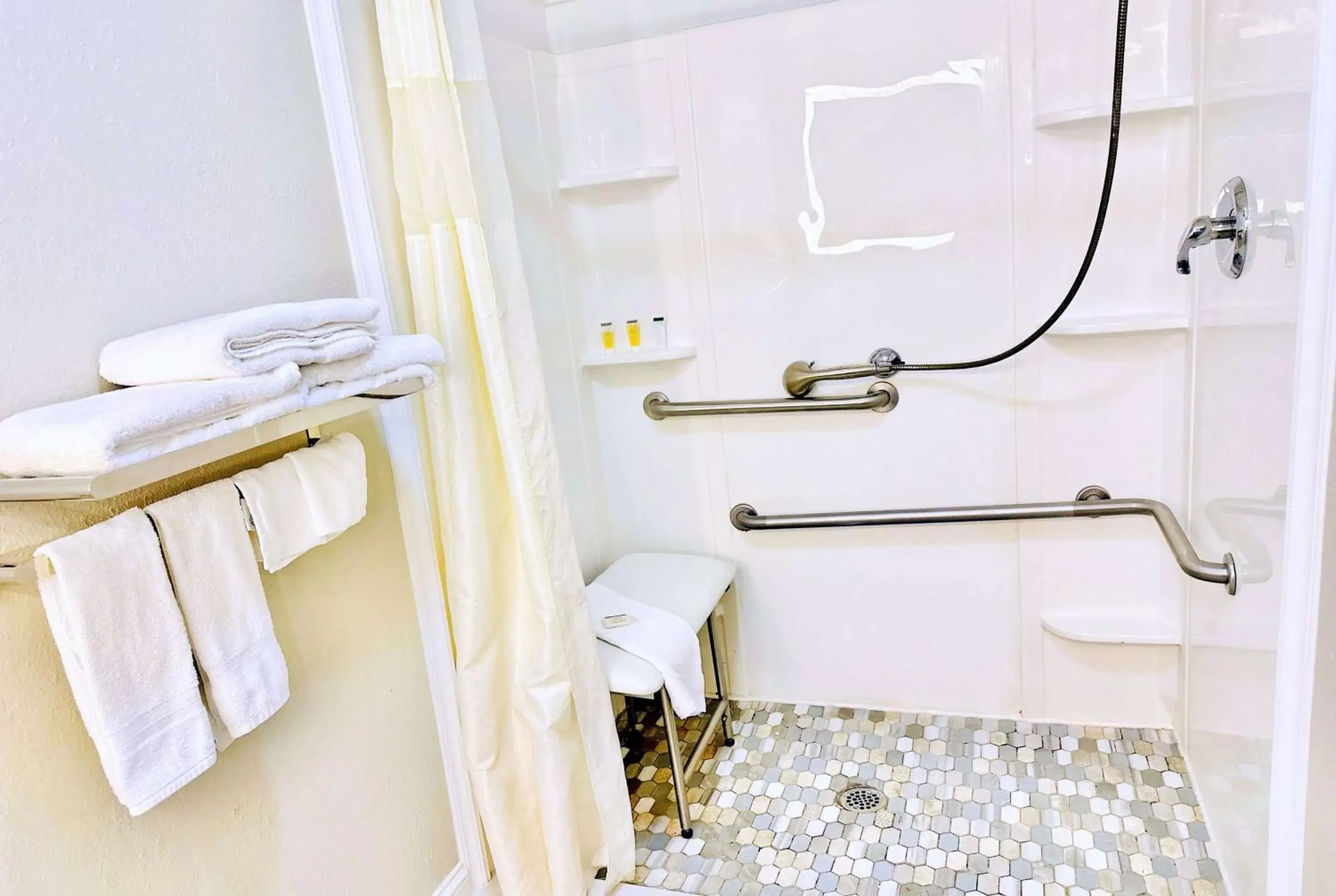 Bathroom in Days Inn by Wyndham Rutland/Killington Area Bathroom in Days Inn by Wyndham Rutland/Killington Area