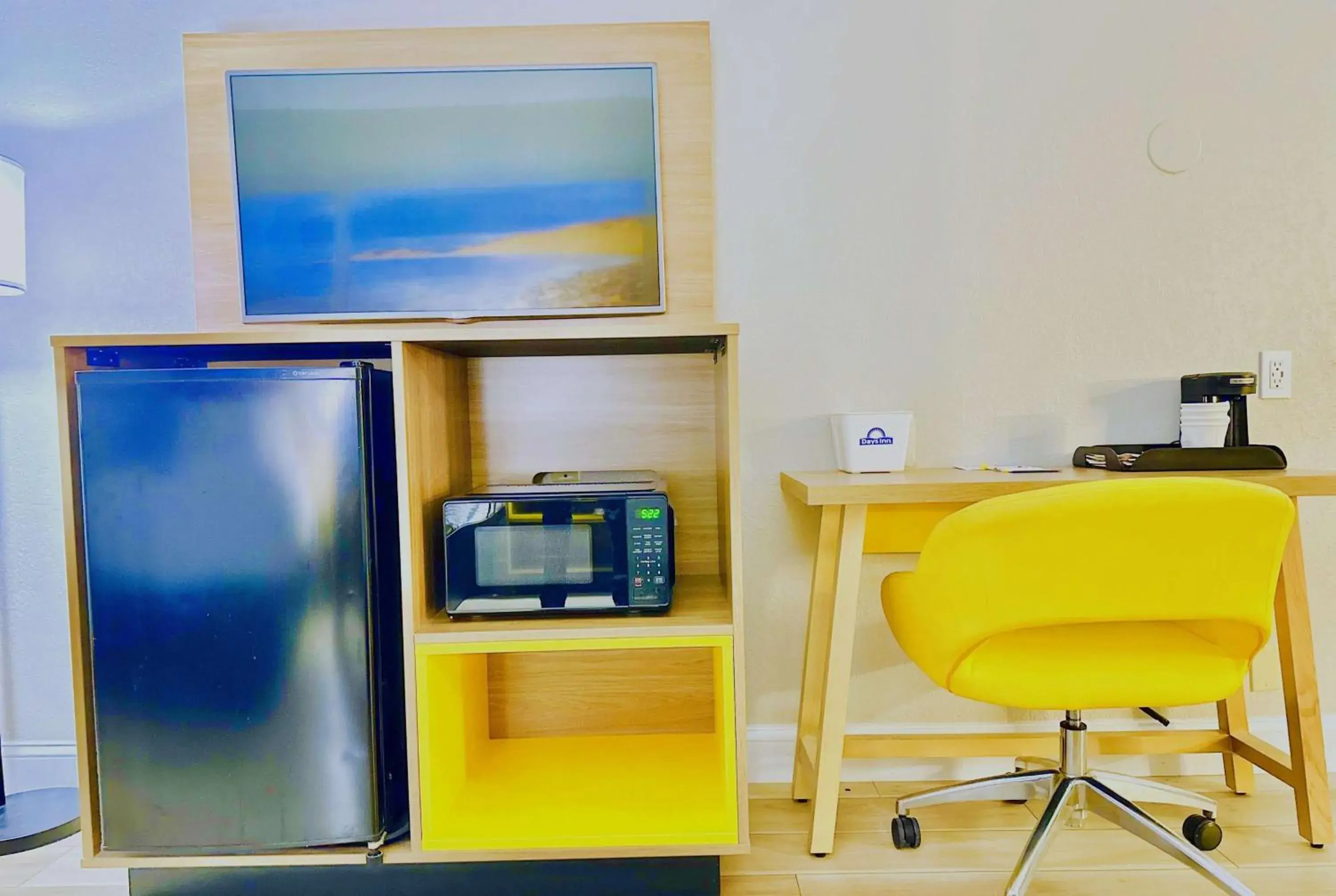 Photo of the whole room in Days Inn by Wyndham Rutland/Killington Area Photo of the whole room in Days Inn by Wyndham Rutland/Killington Area