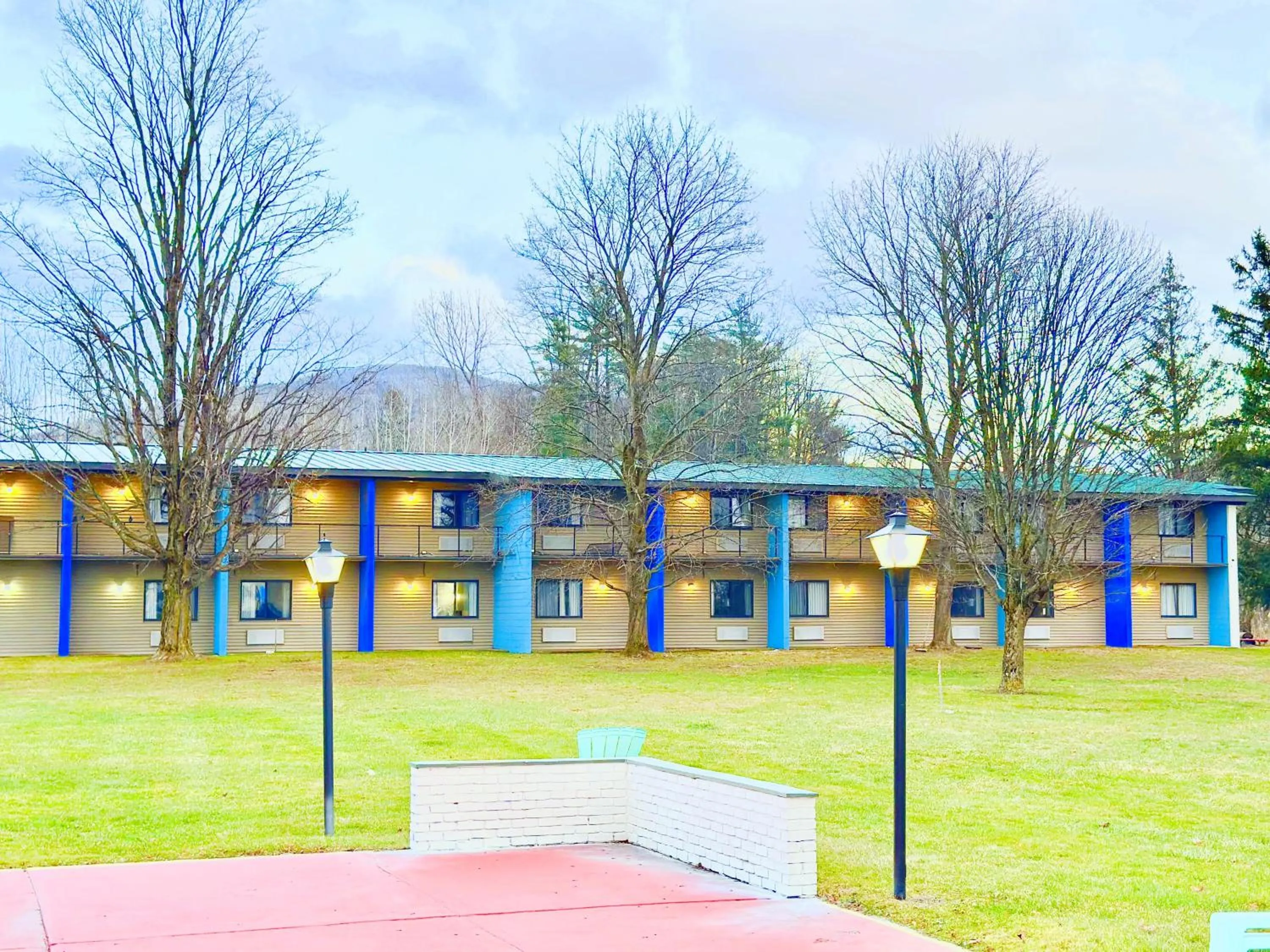 Property building in Days Inn by Wyndham Rutland/Killington Area