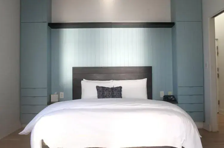 Bed in Su Casa at Venice Beach Bed in Su Casa at Venice Beach