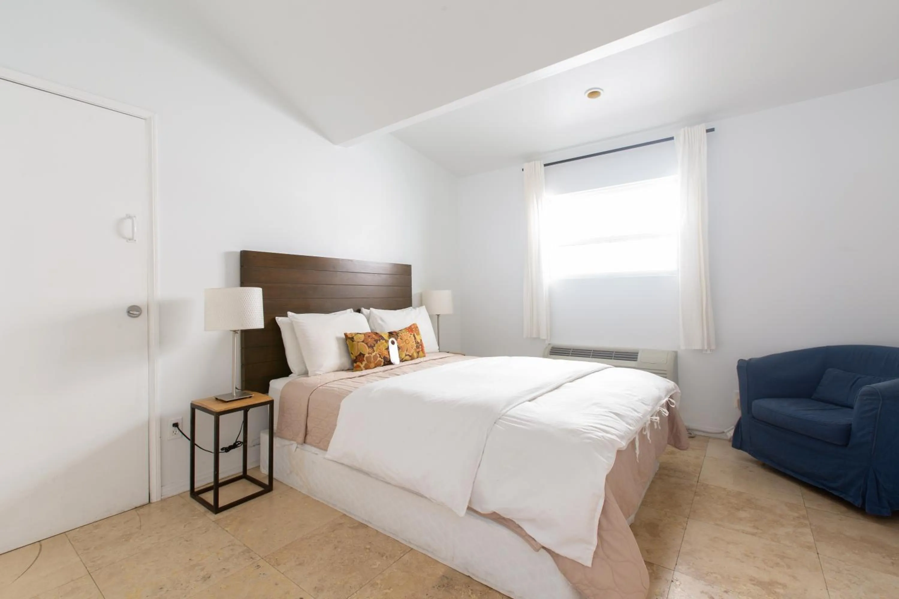 Bed in Su Casa at Venice Beach