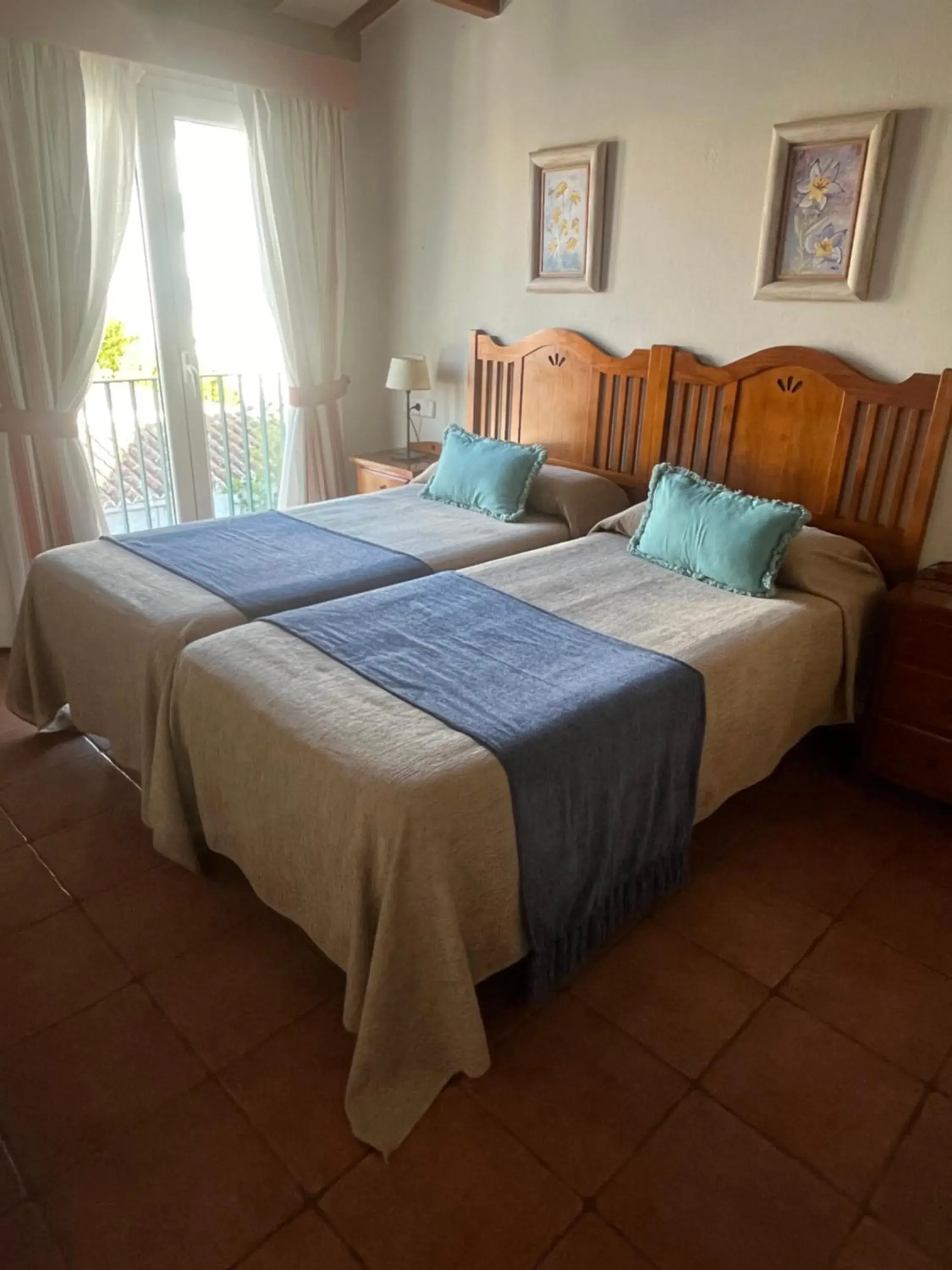 Twin Room in Hotel Es Mercadal Twin Room in Hotel Es Mercadal