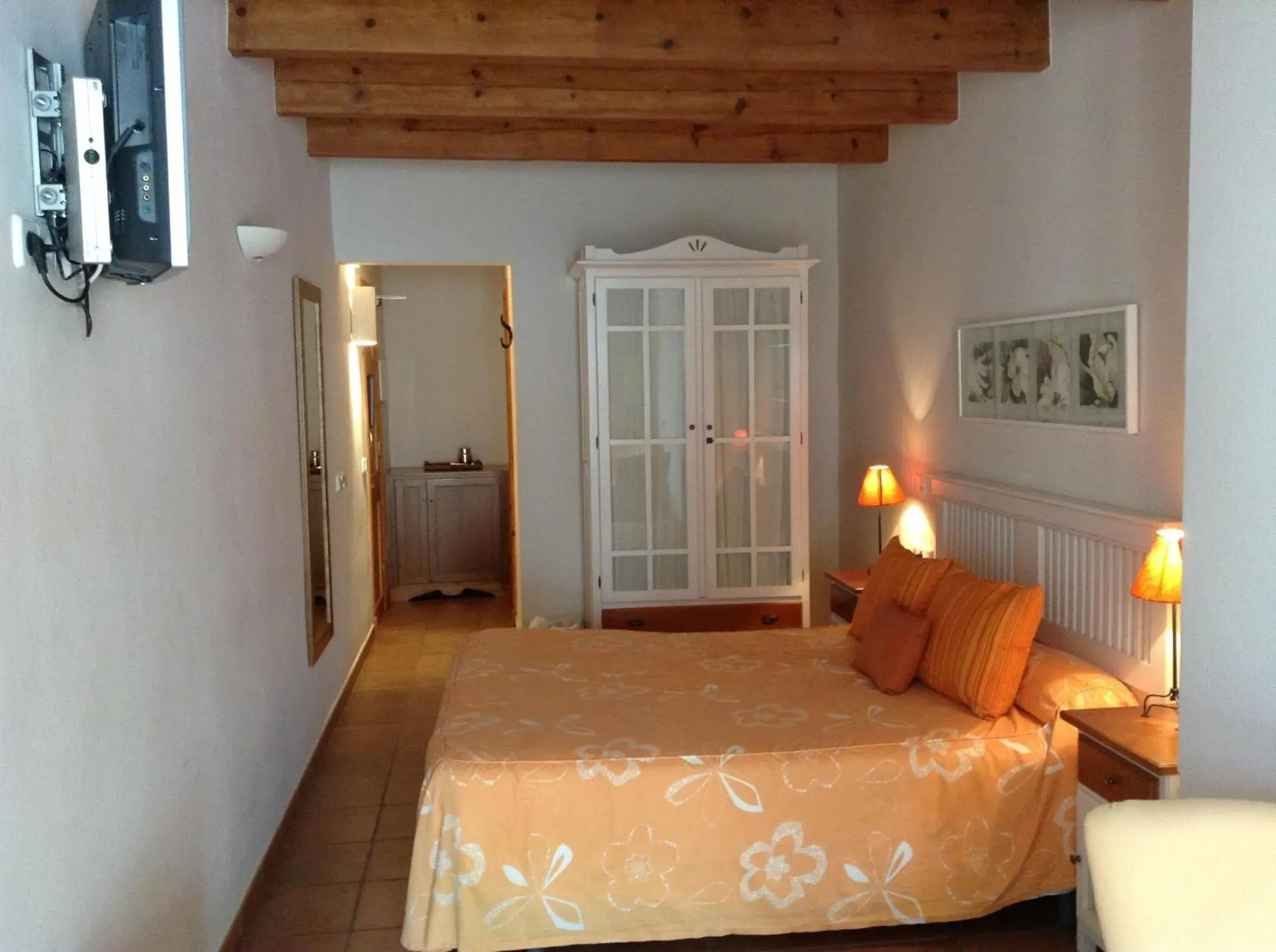 Double Room in Hotel Es Mercadal Double Room in Hotel Es Mercadal
