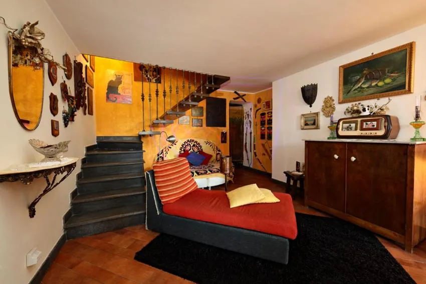 Communal lounge/ TV room in le stanze di mimi