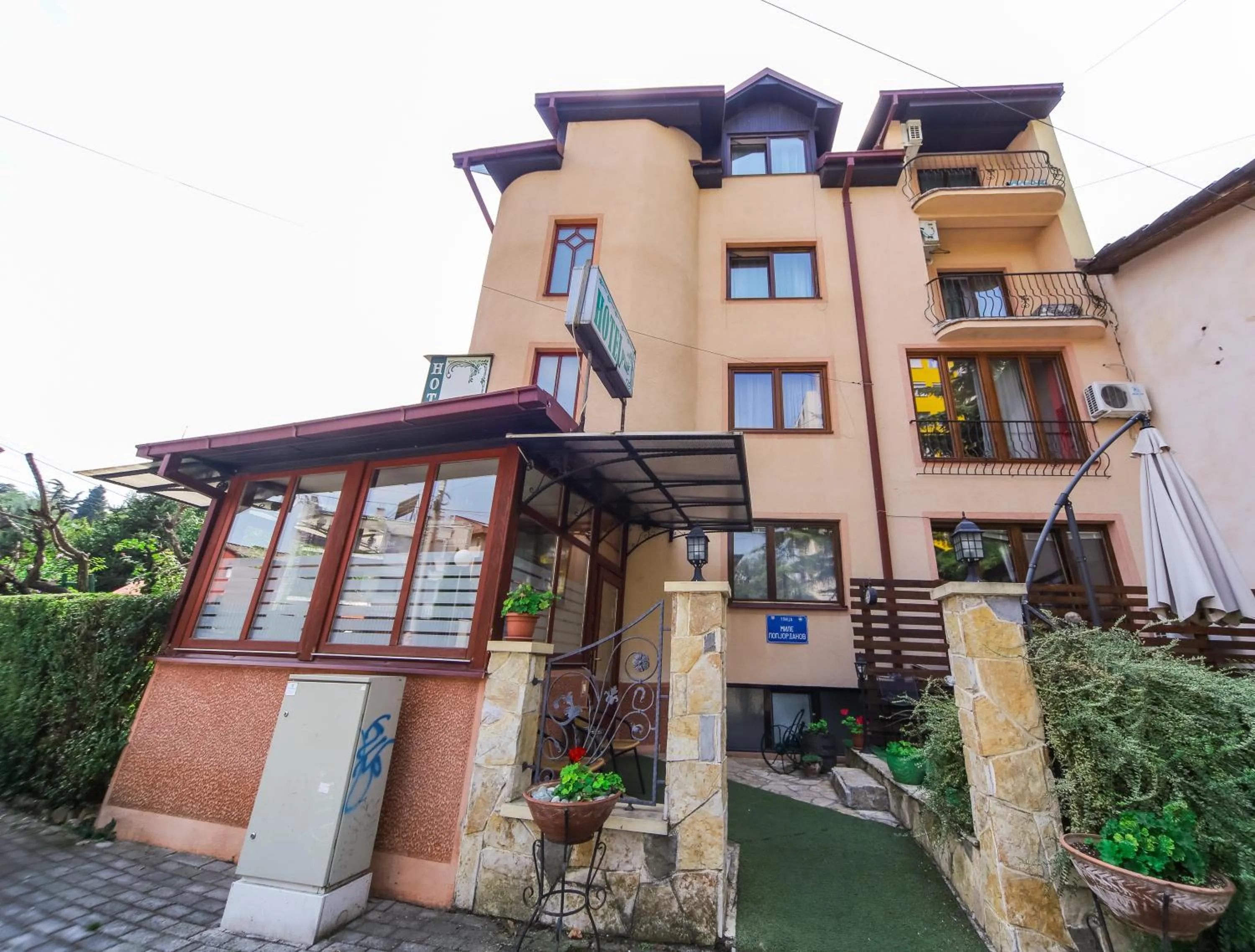 Property building in Hotel Pine