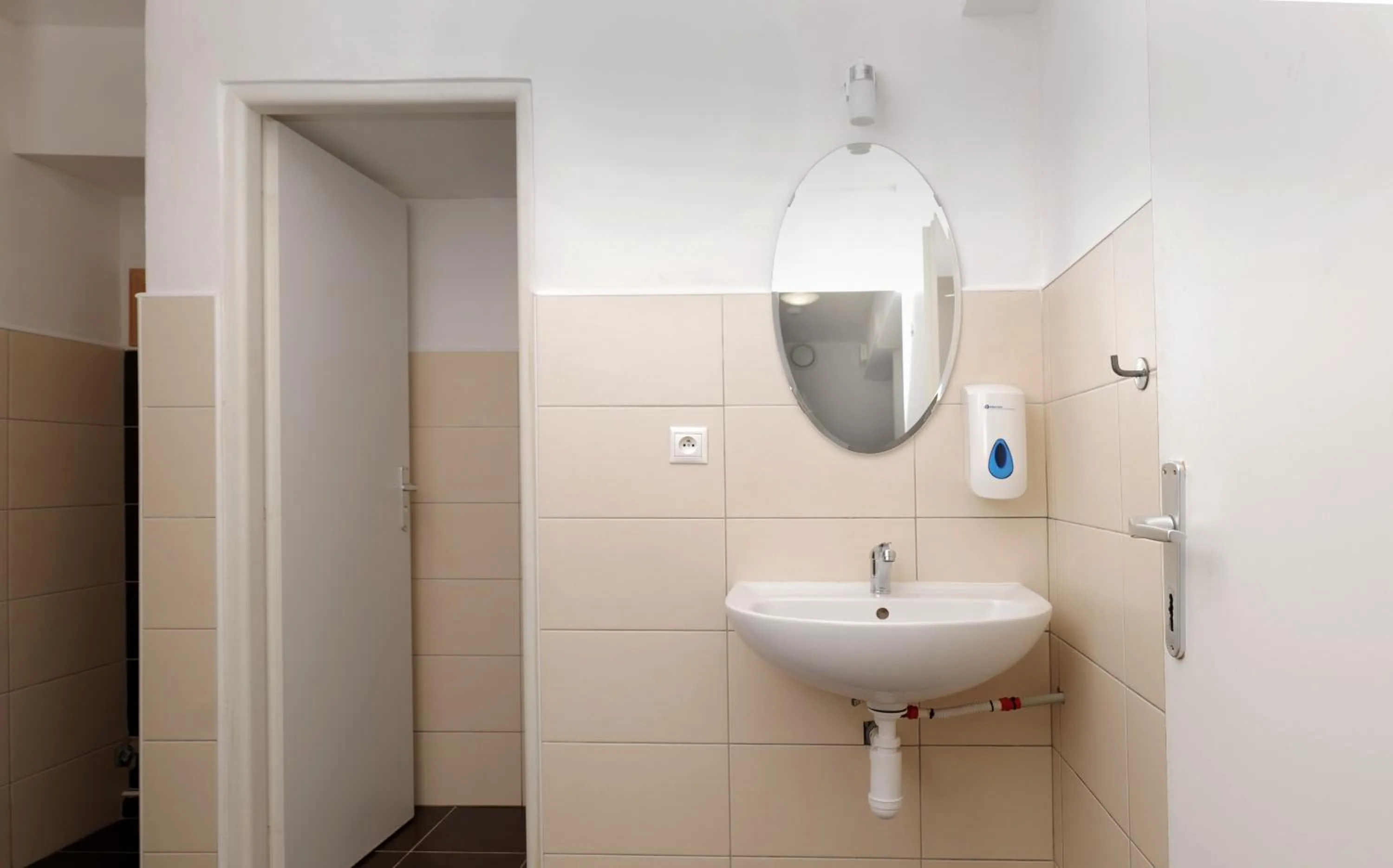 Toilet in Hostel Old Town