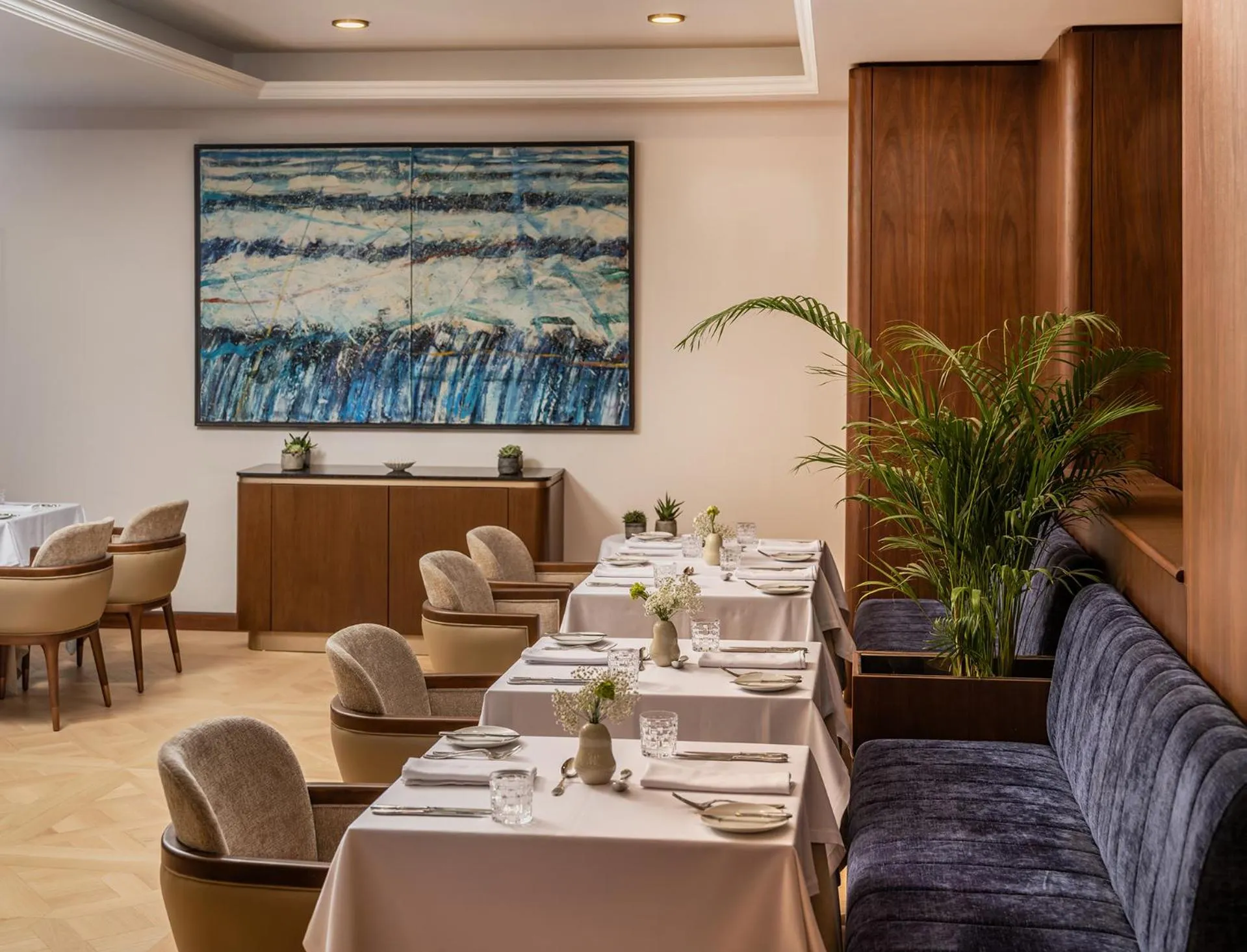 Restaurant/places to eat in Palazzo President