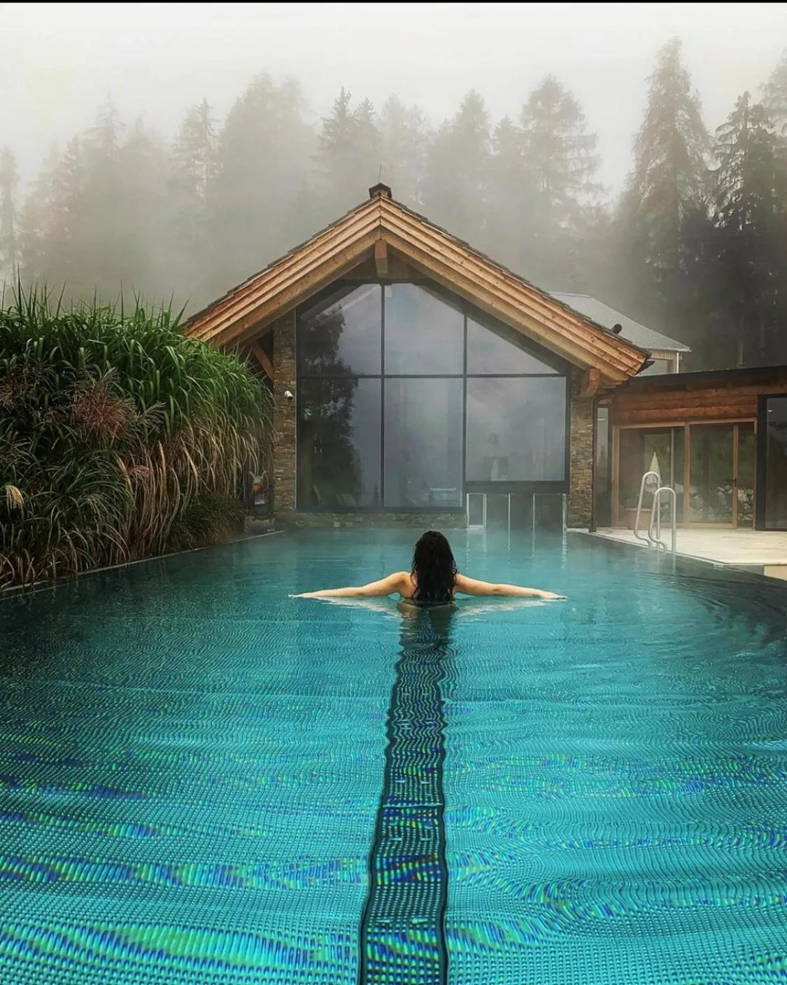 Swimming pool in Hotel Annelies