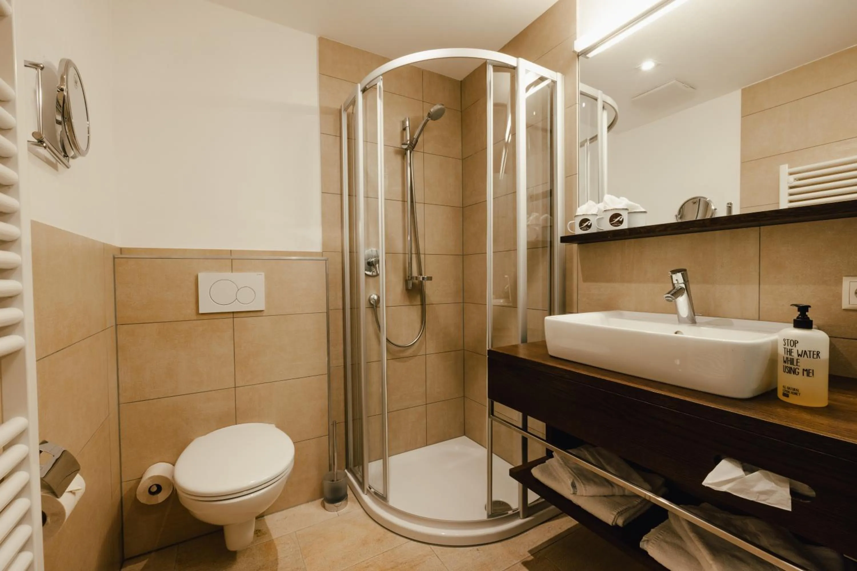 Bathroom in Hotel Annelies