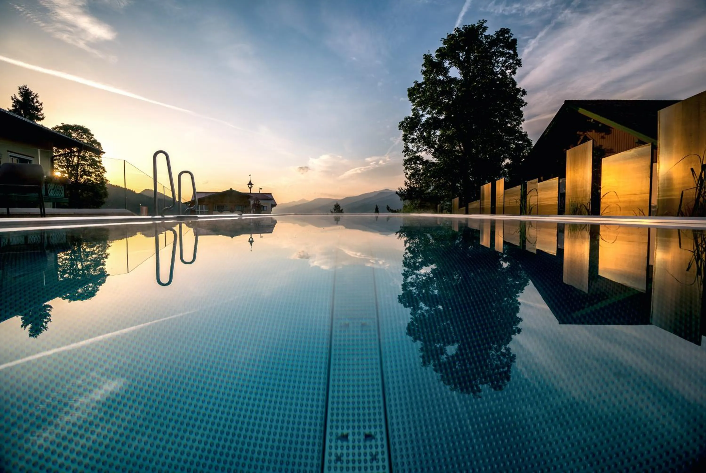 Swimming pool in Hotel Annelies
