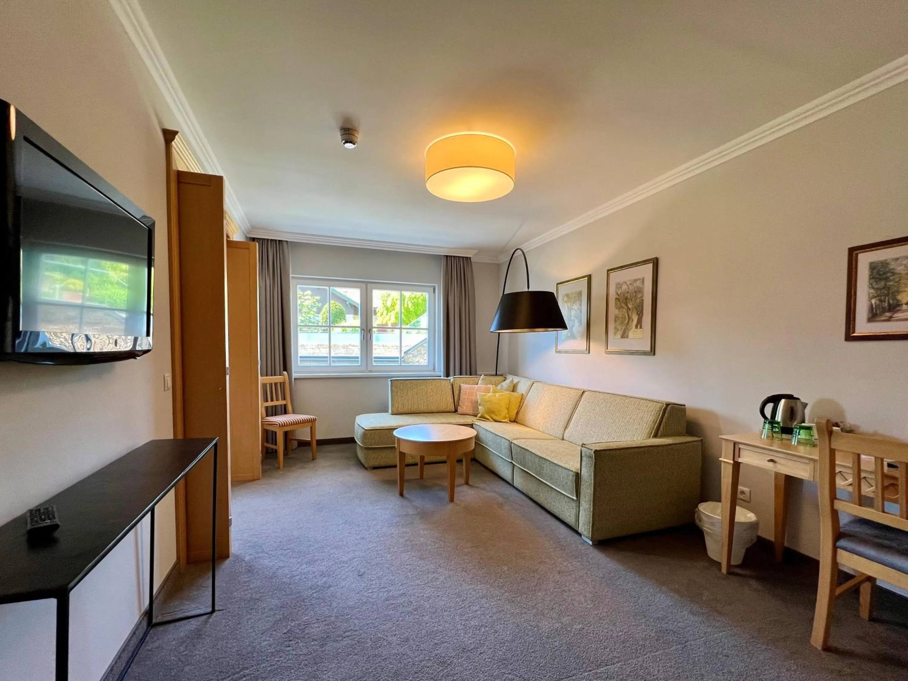 Living room, Bed in Hotel Annelies