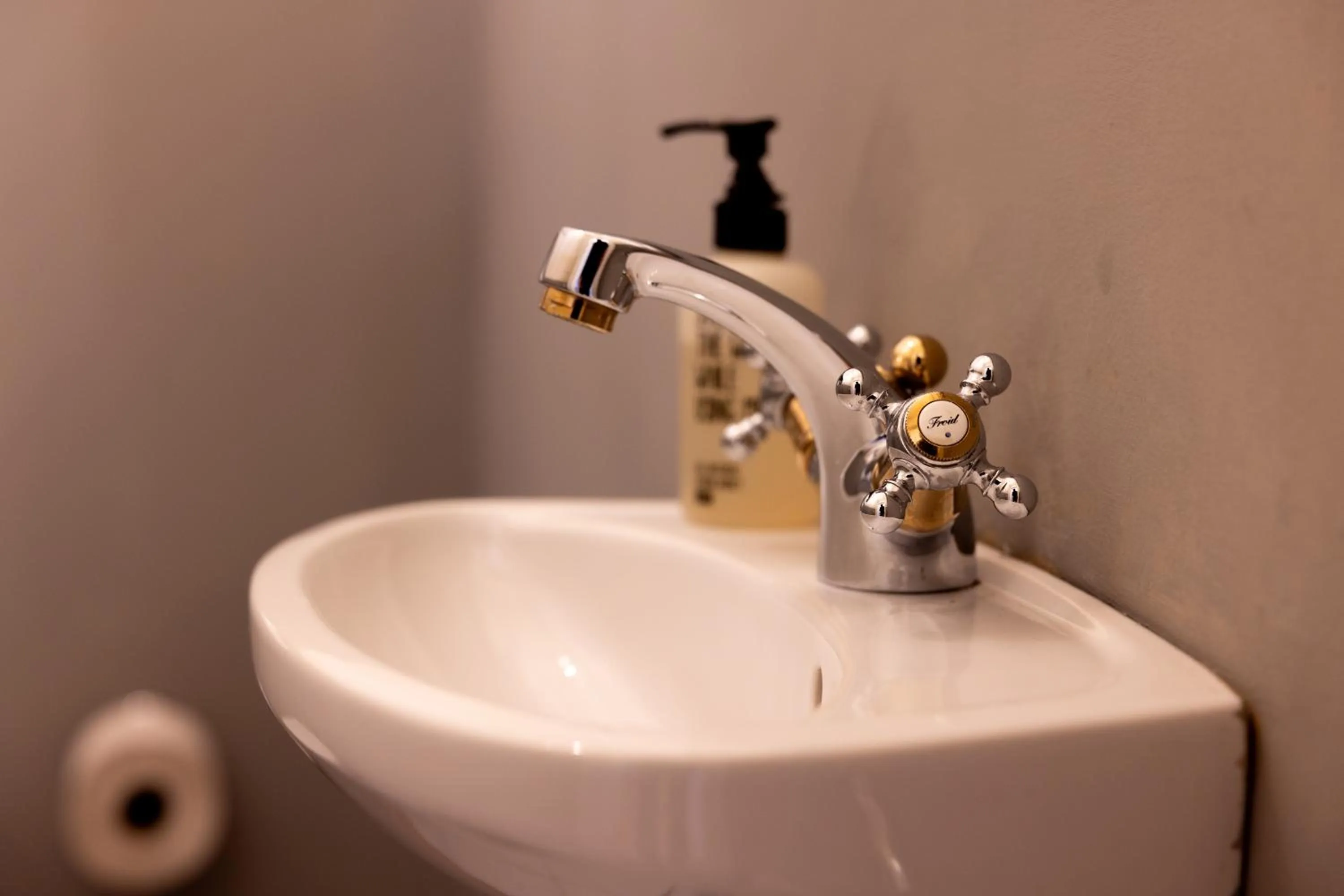 Bathroom in Hotel Annelies