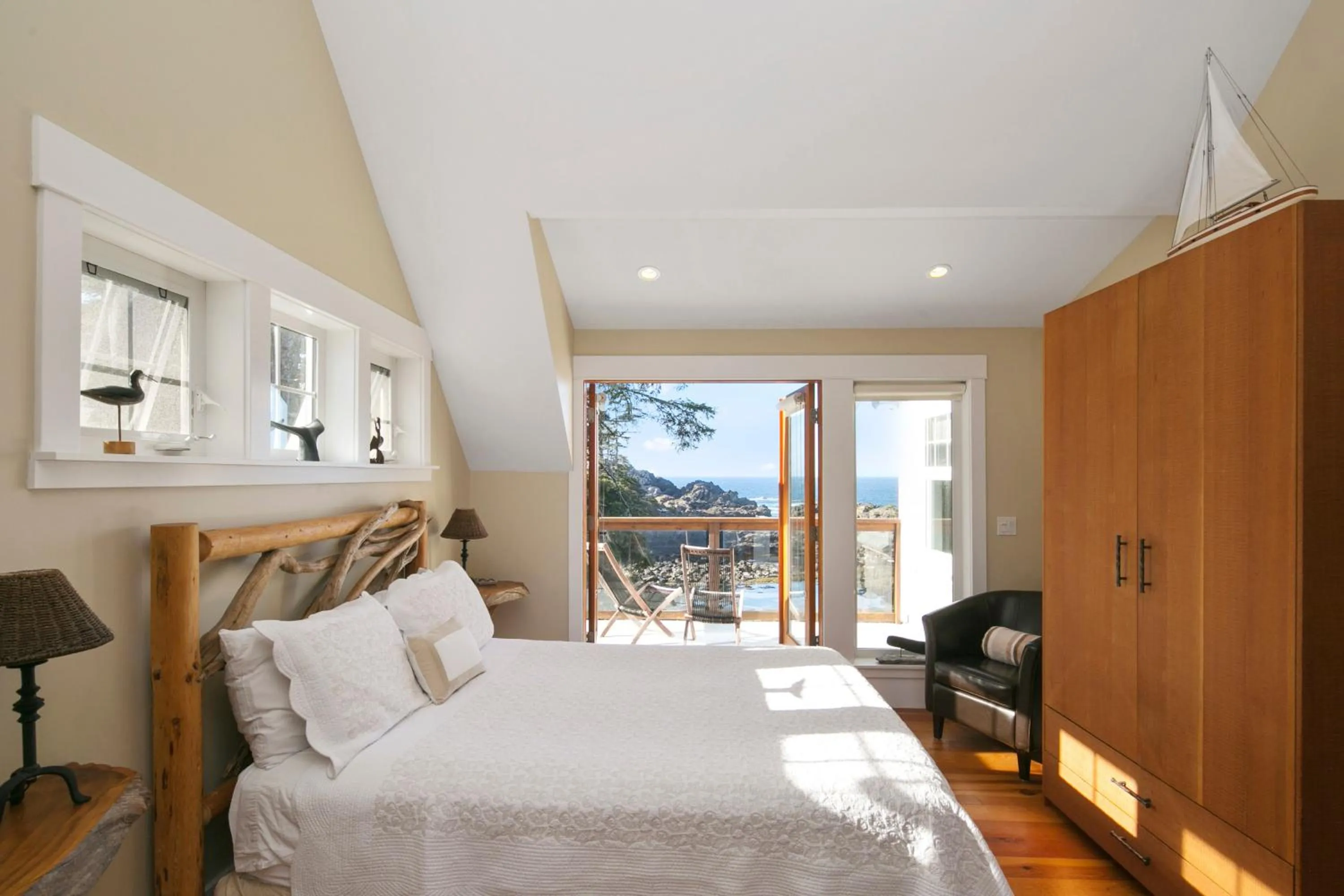 Photo of the whole room, Bed in Black Rock Beach House
