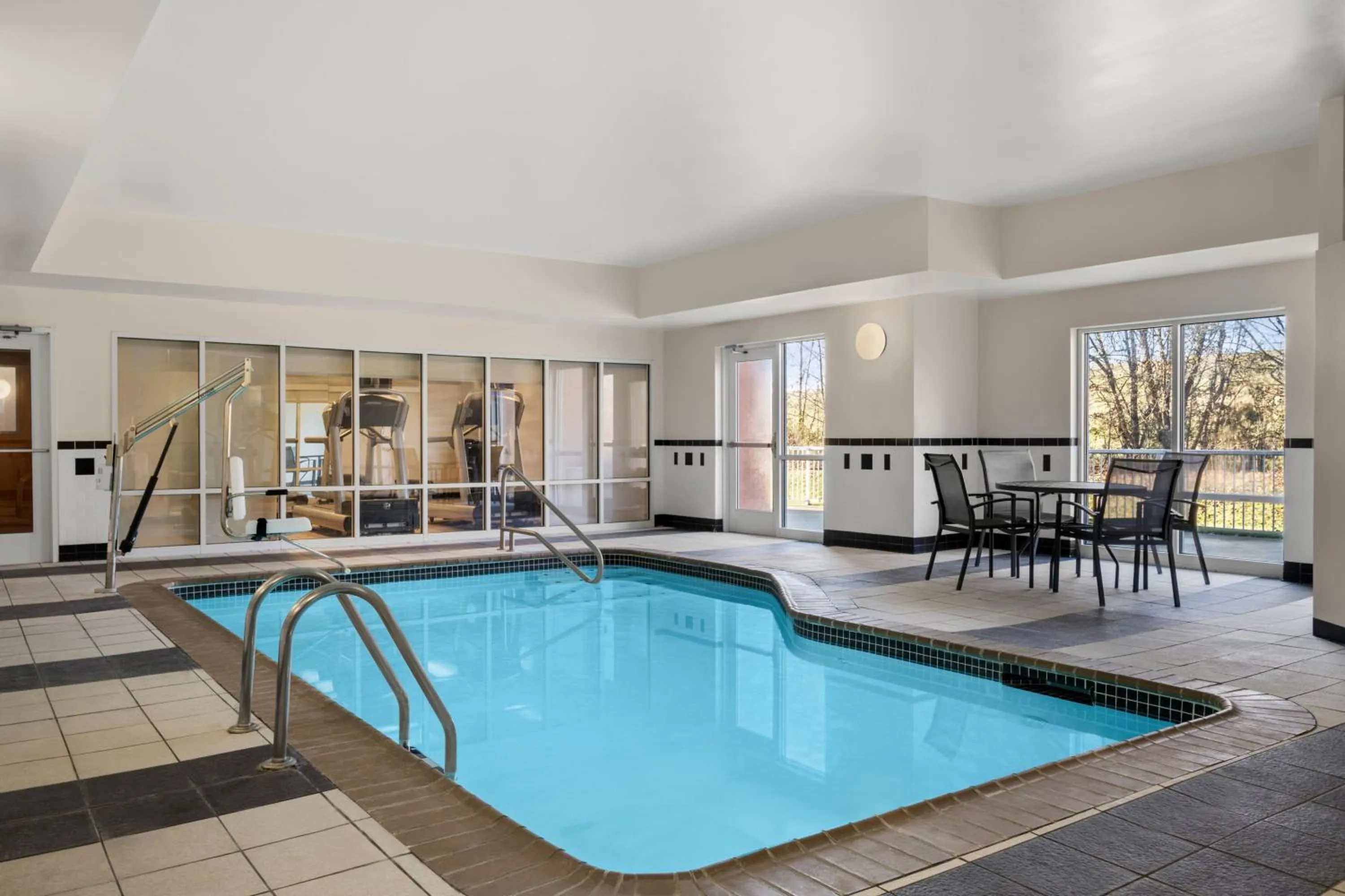 Swimming pool in Fairfield Inn & Suites by Marriott Paducah