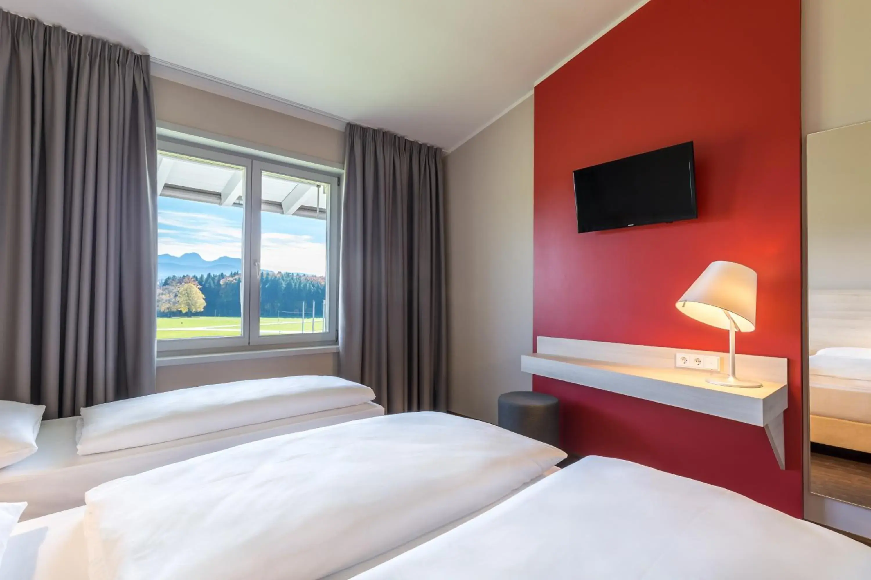 Standard Triple Room in Hotel Irschenberg Süd Standard Triple Room in Hotel Irschenberg Süd