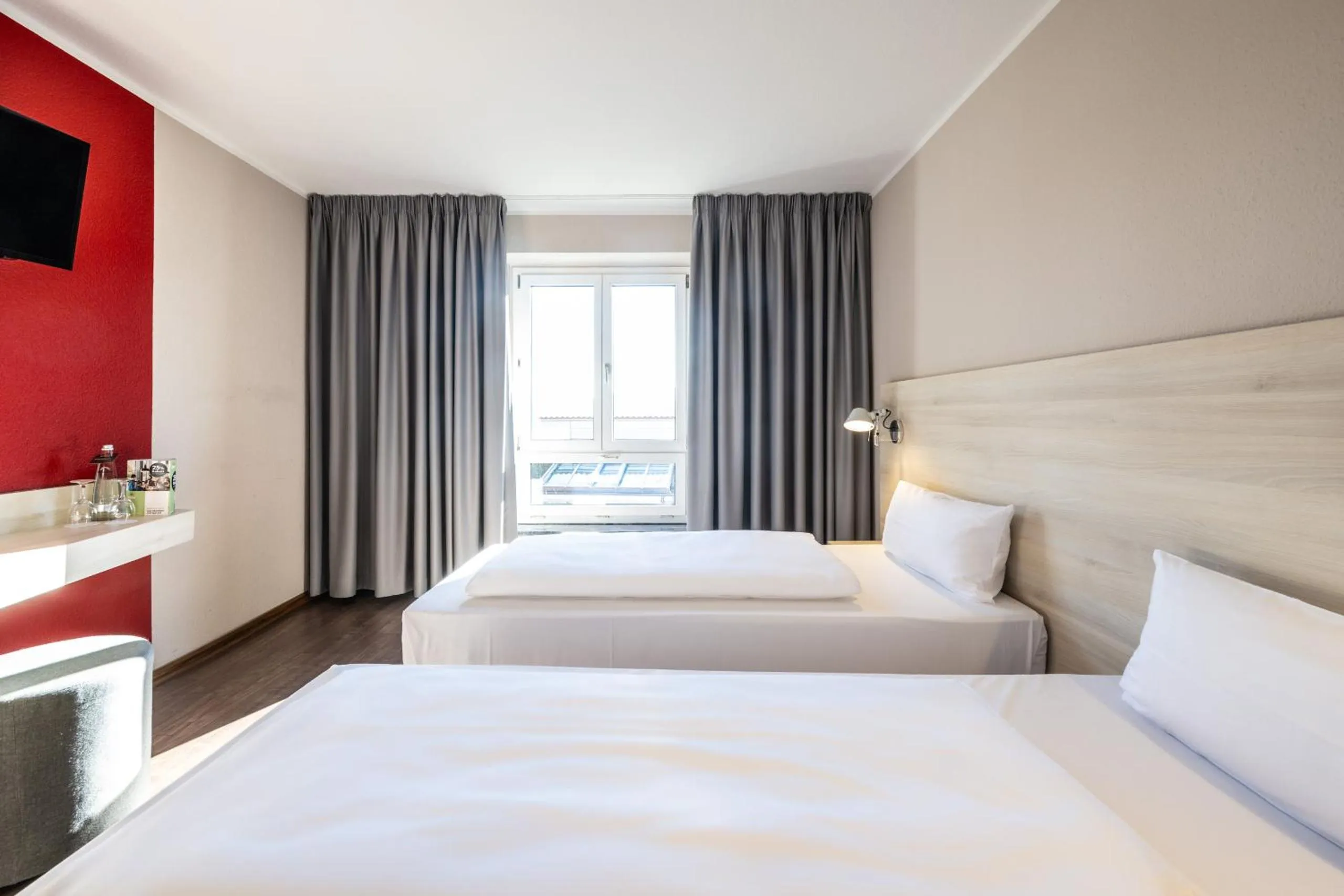 Standard Twin Room in Coffee Fellows Hotel Irschenberg Süd