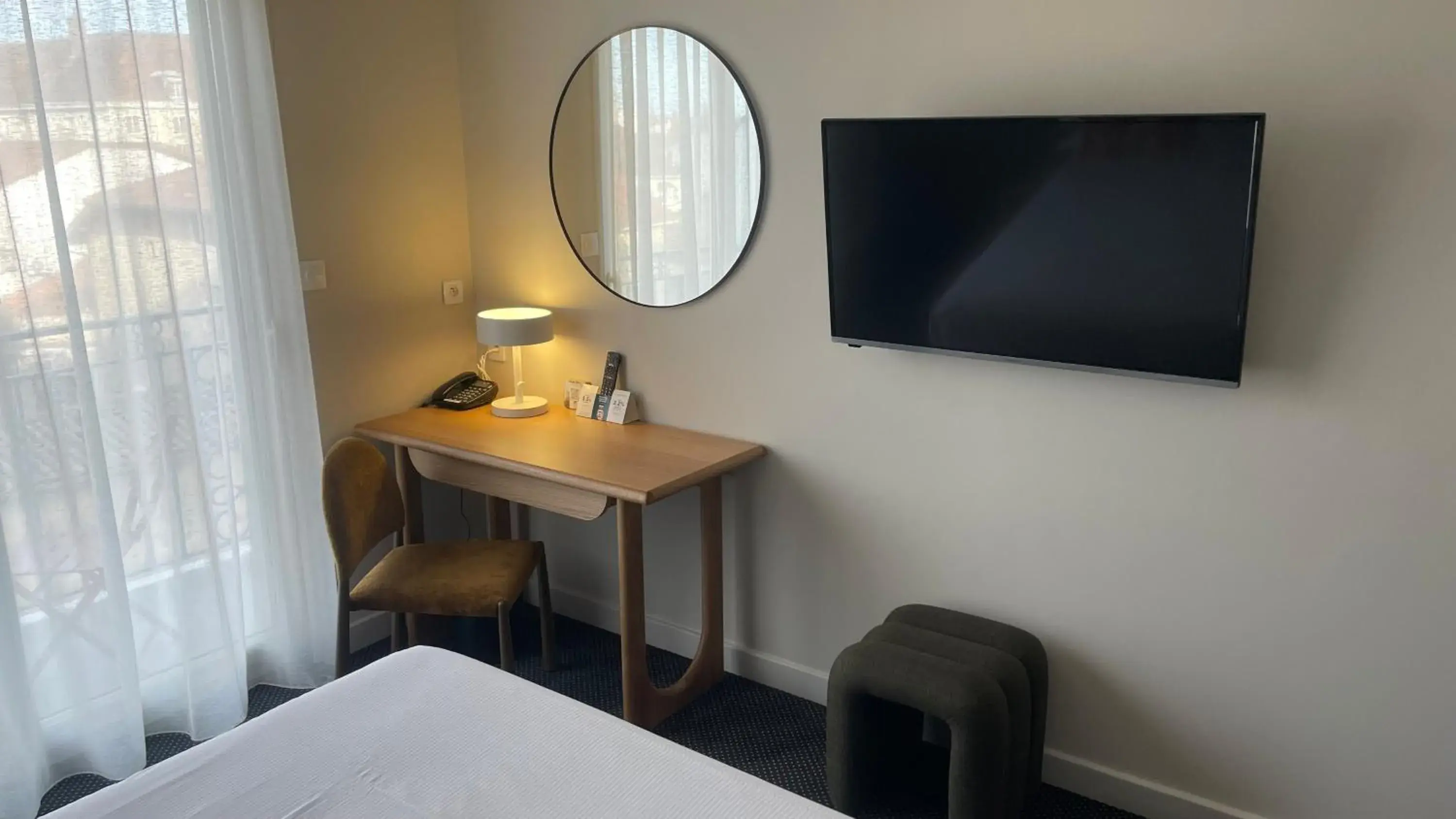 Bedroom, Bed in Cit'Hotel Logis De Brou, Bourg en Bresse Bedroom, Bed in Cit'Hotel Logis De Brou, Bourg en Bresse