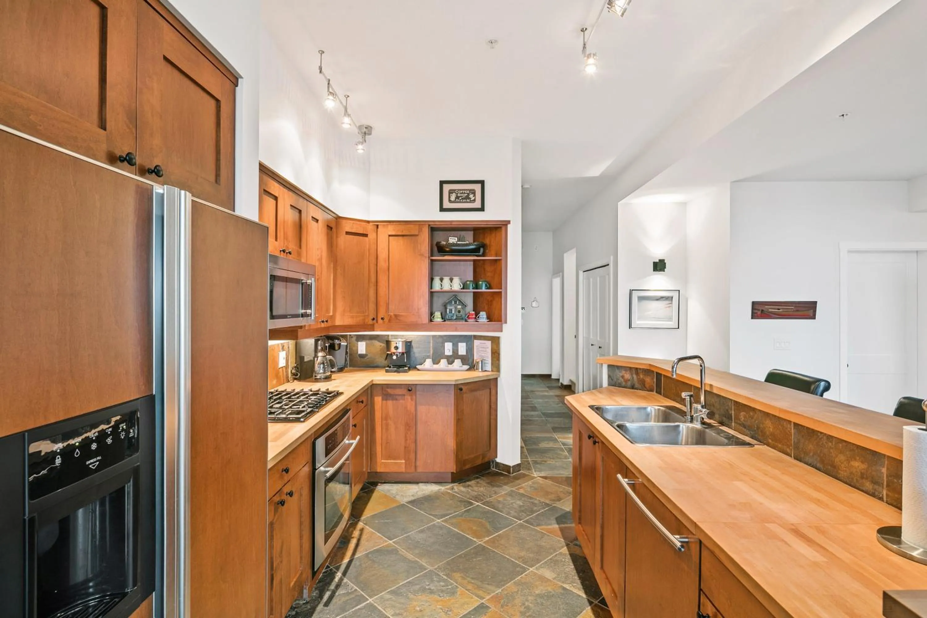 Kitchen or kitchenette in Black Rock Ridge