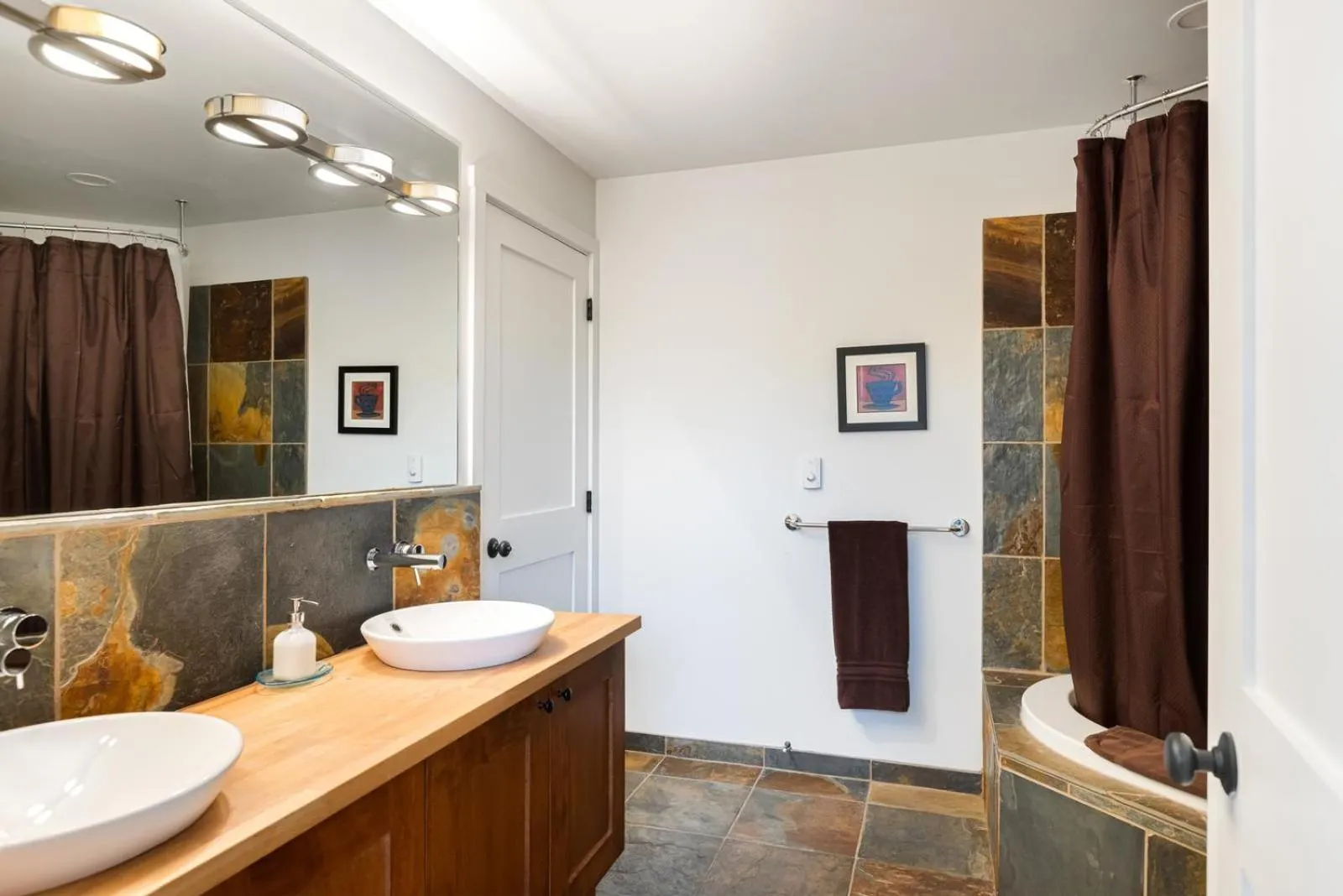 Bathroom in Black Rock Ridge