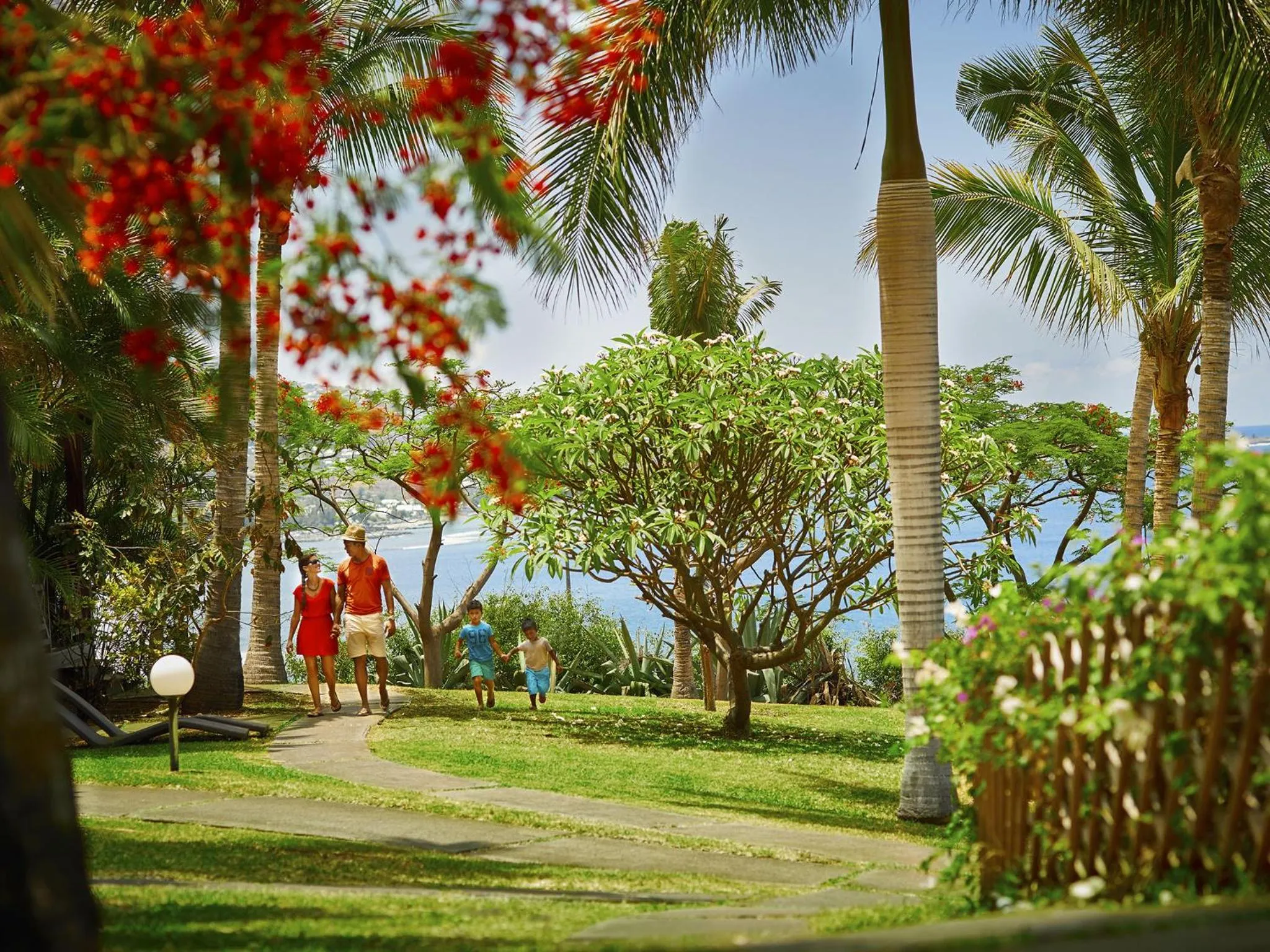 Garden in Iloha Seaview Hotel