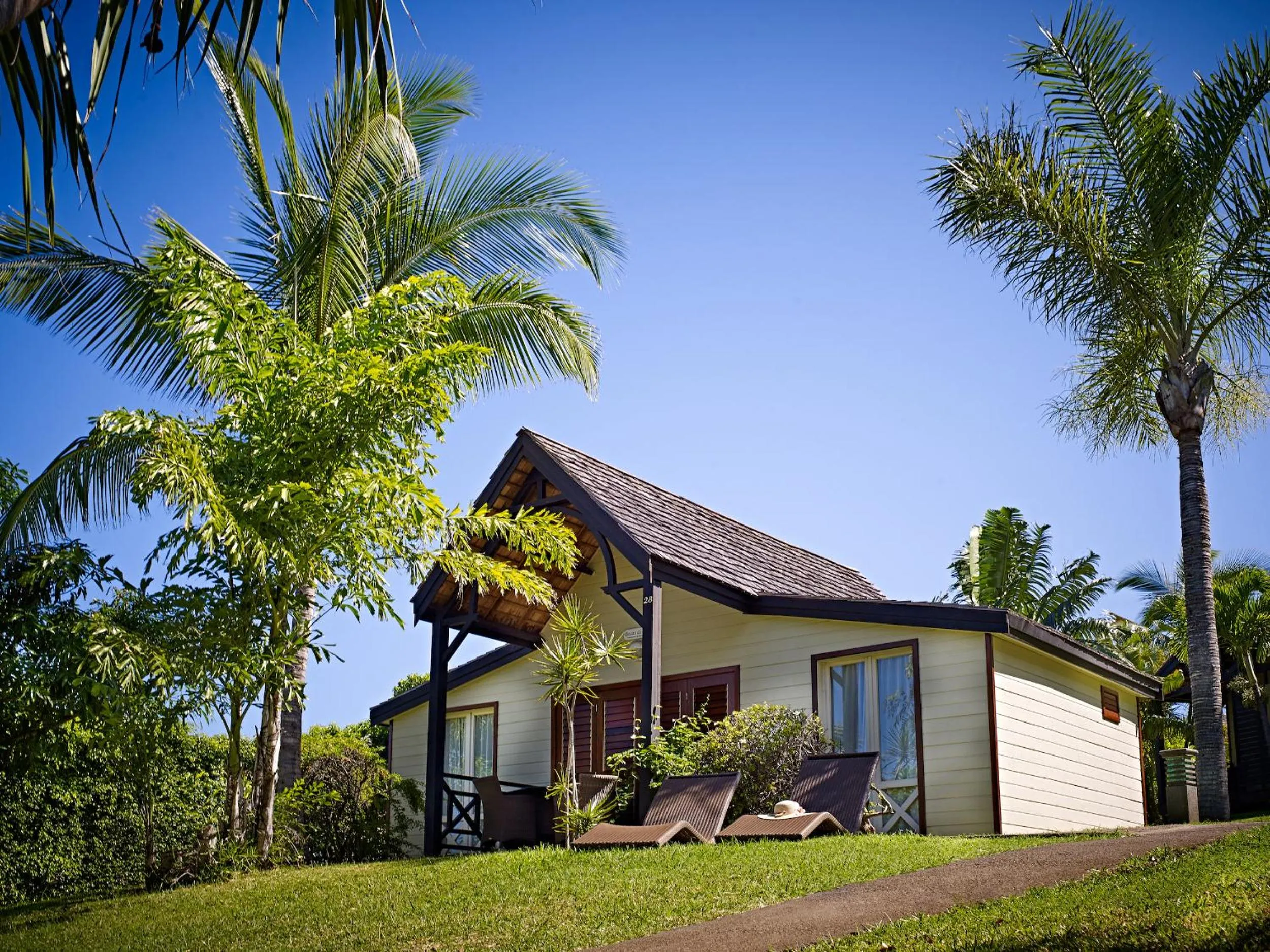 Garden in Iloha Seaview Hotel