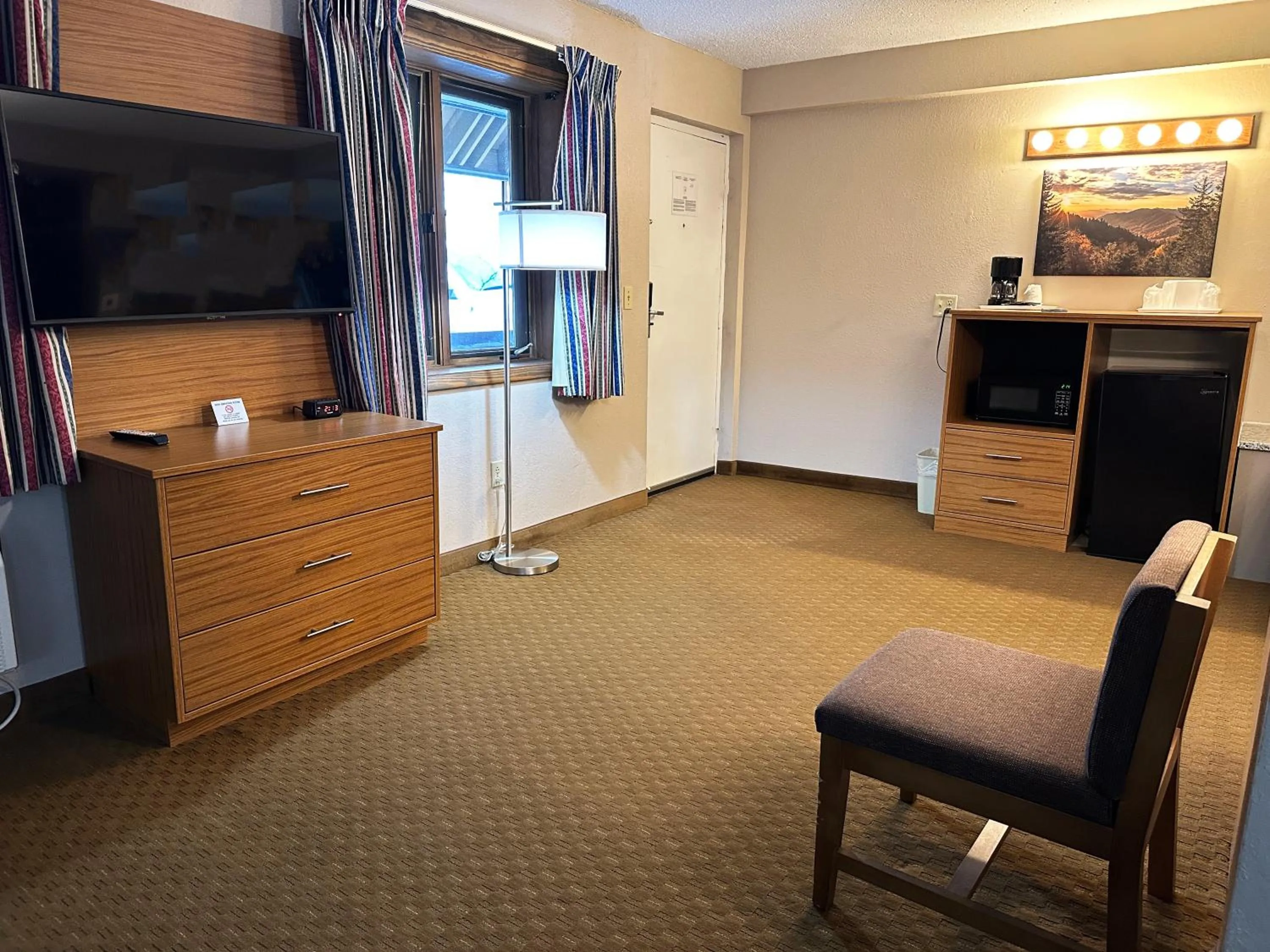 TV and multimedia in Sidney James Mountain Lodge