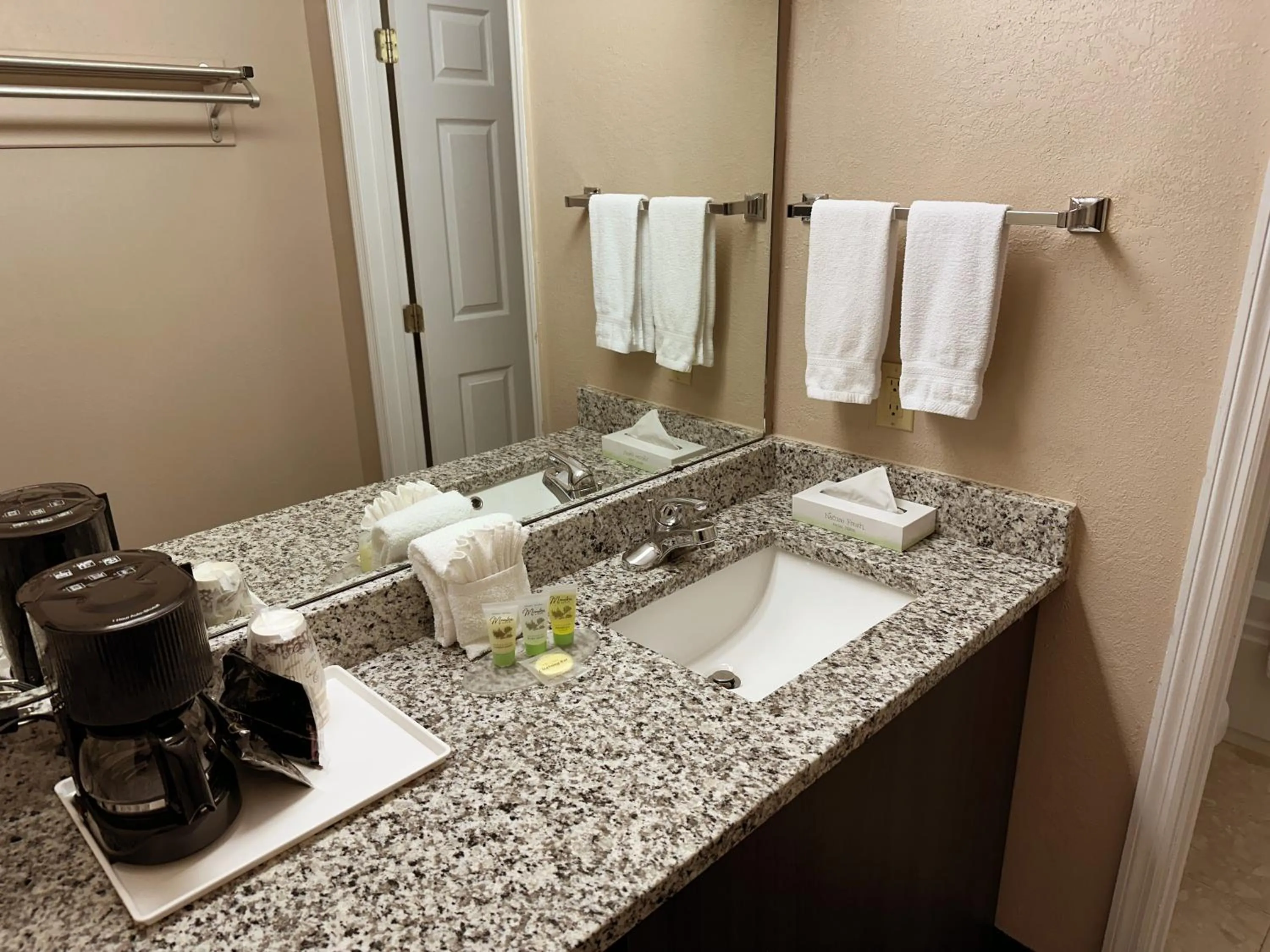Public Bath in Sidney James Mountain Lodge