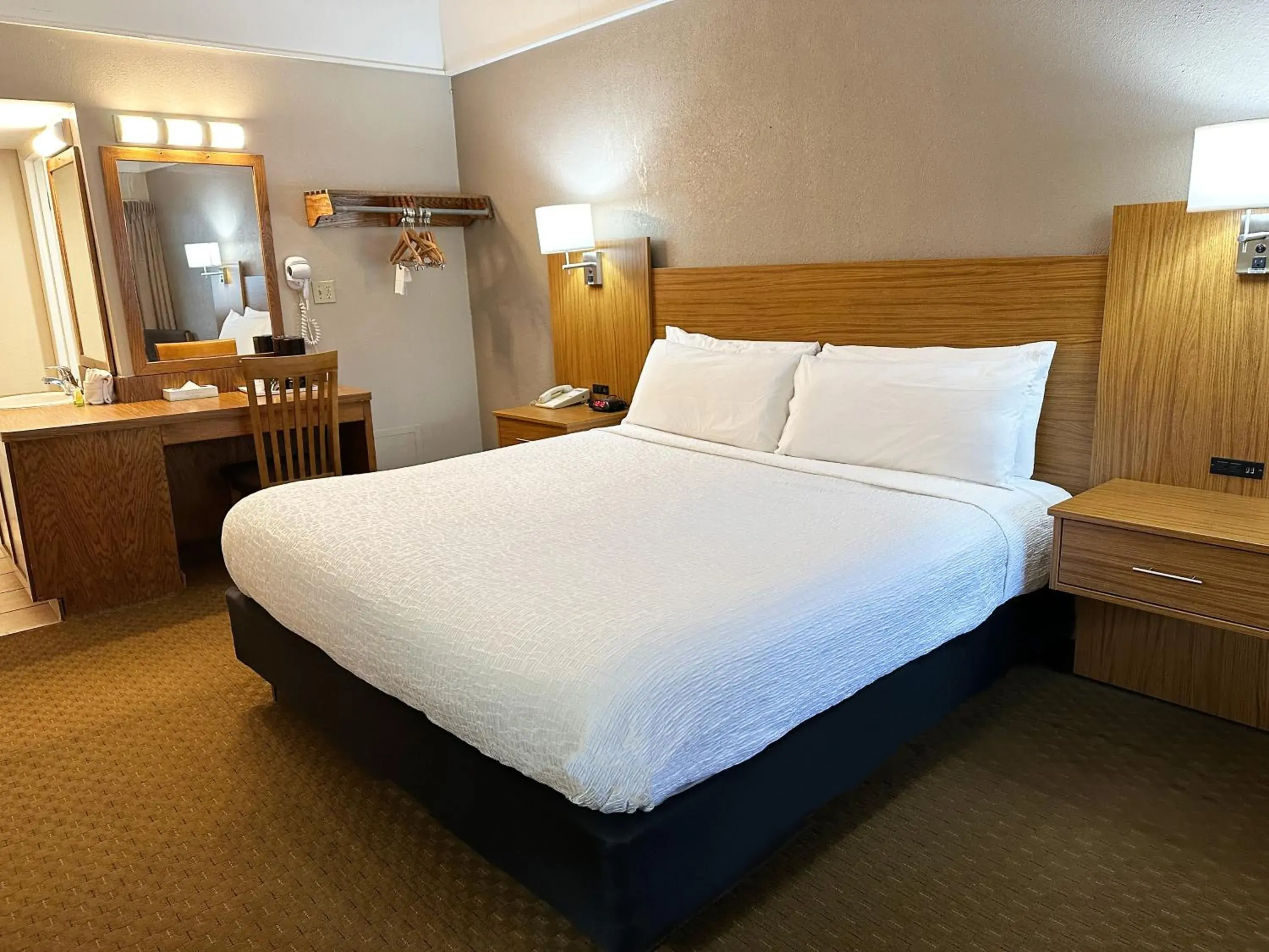 Bedroom, Bed in Sidney James Mountain Lodge Bedroom, Bed in Sidney James Mountain Lodge