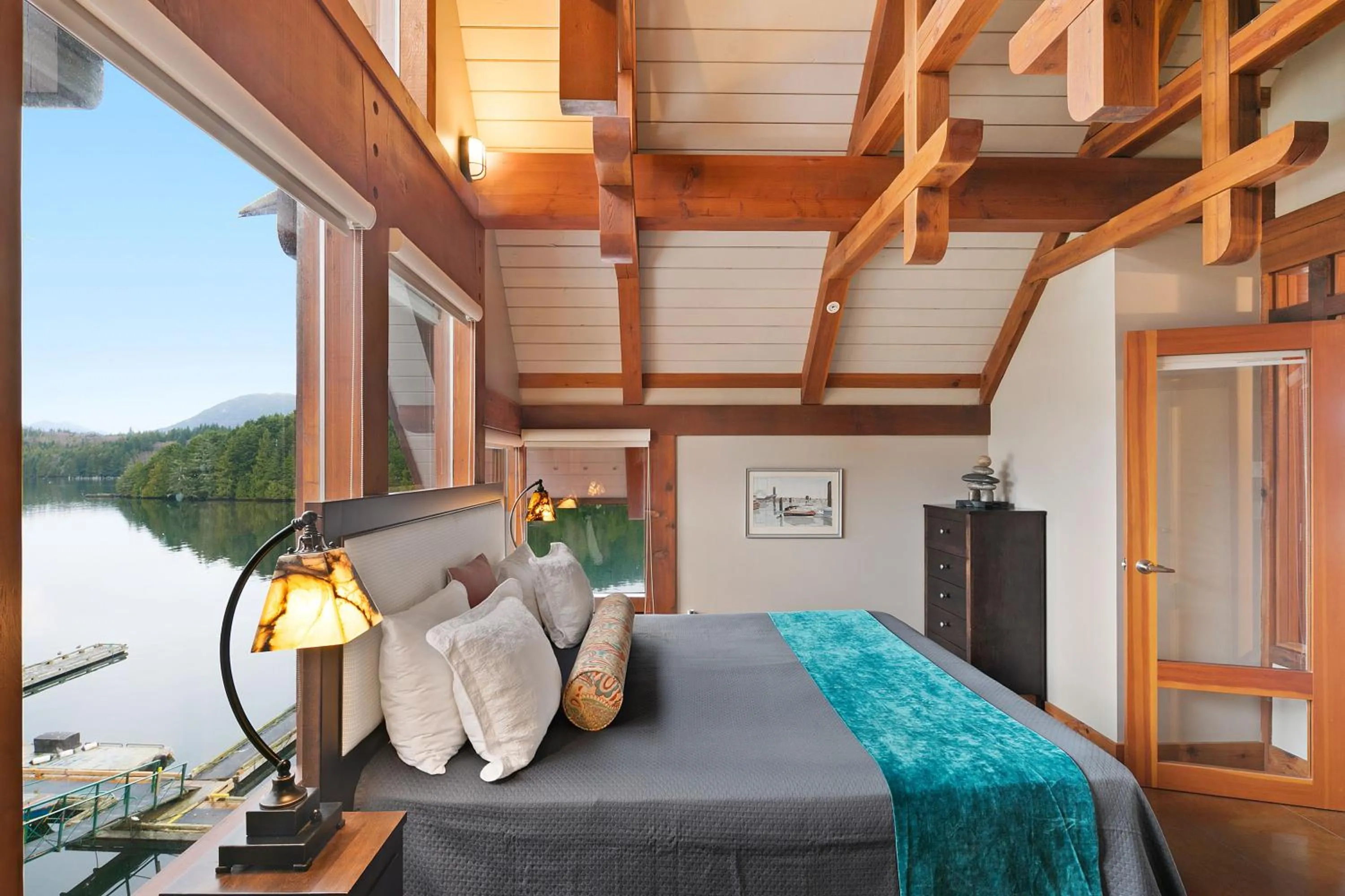 Bedroom, Bed in Black Rock Landing