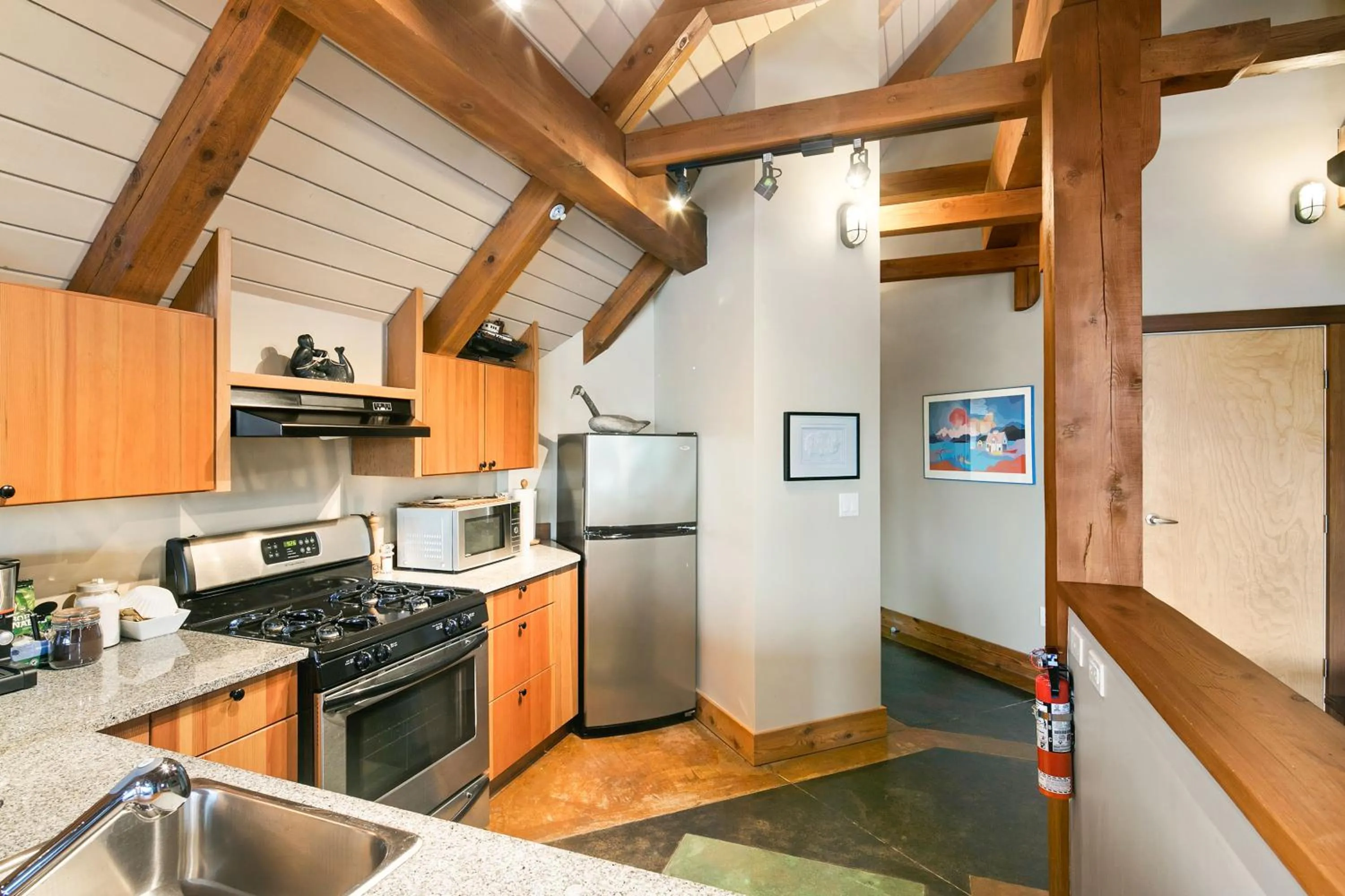 Kitchen or kitchenette in Black Rock Landing