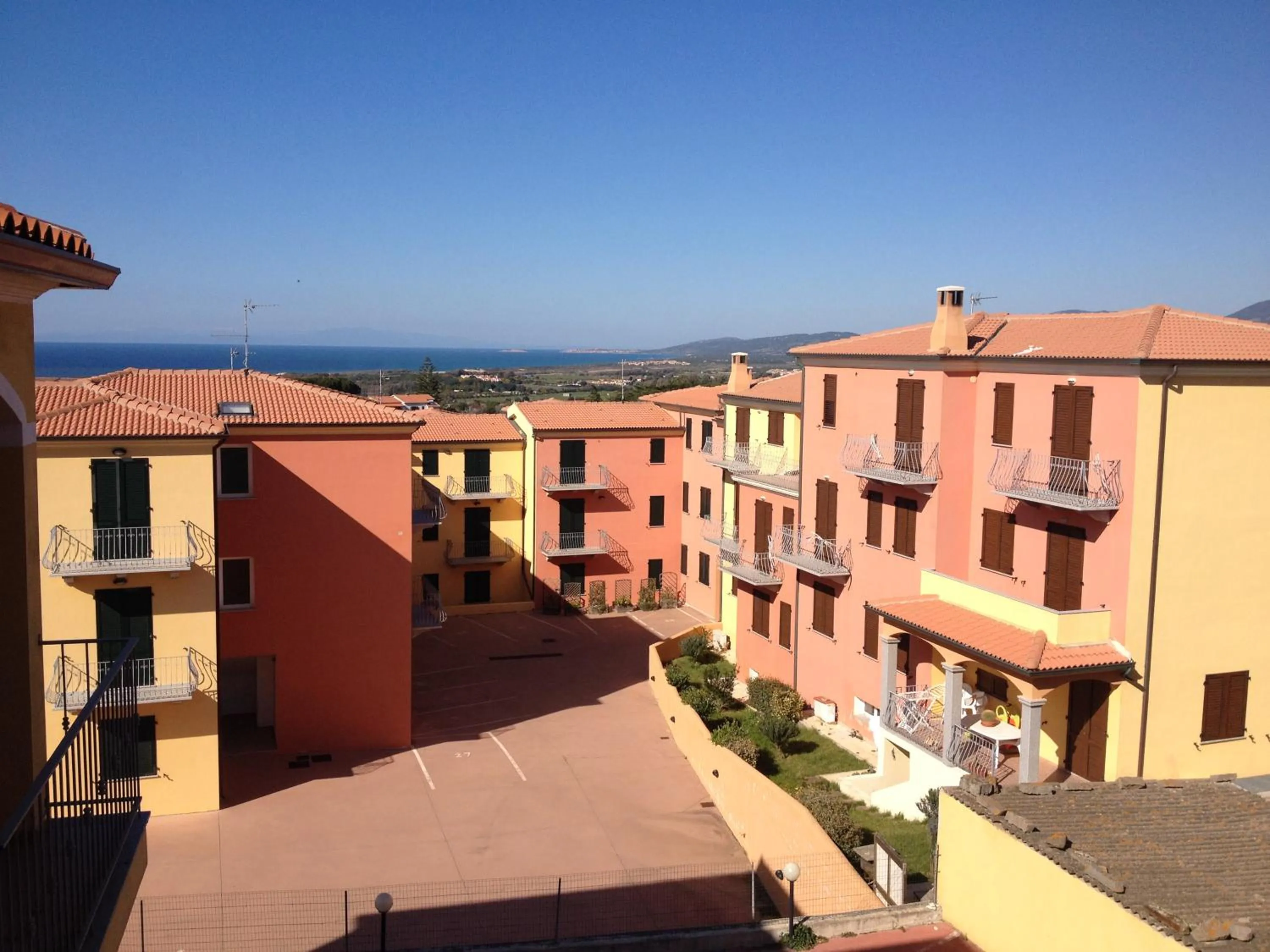 Neighbourhood in Modern 1 bed apartment sleep 3 sea view only 700mt from sea