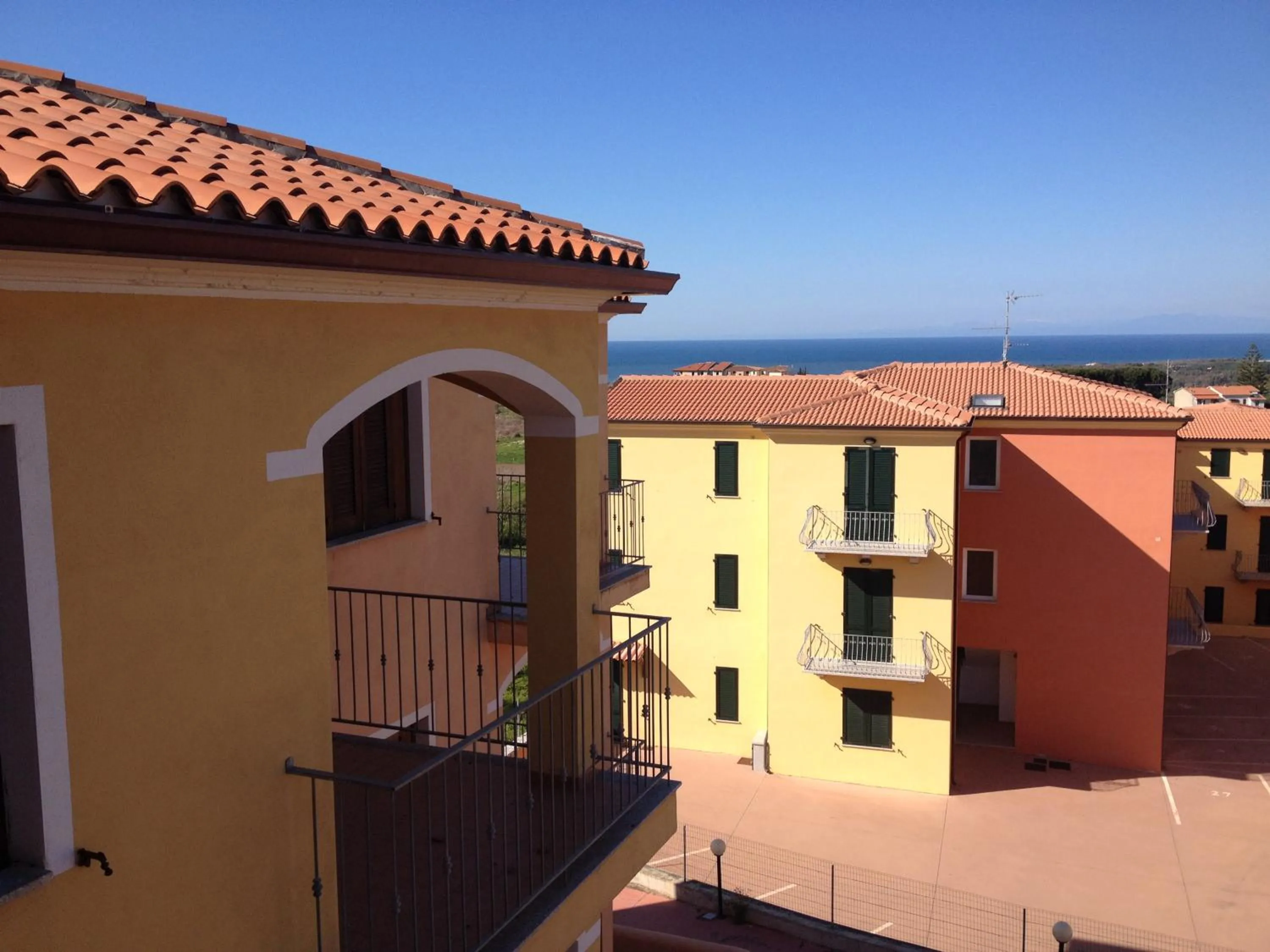 Neighbourhood in Modern 1 bed apartment sleep 3 sea view only 700mt from sea
