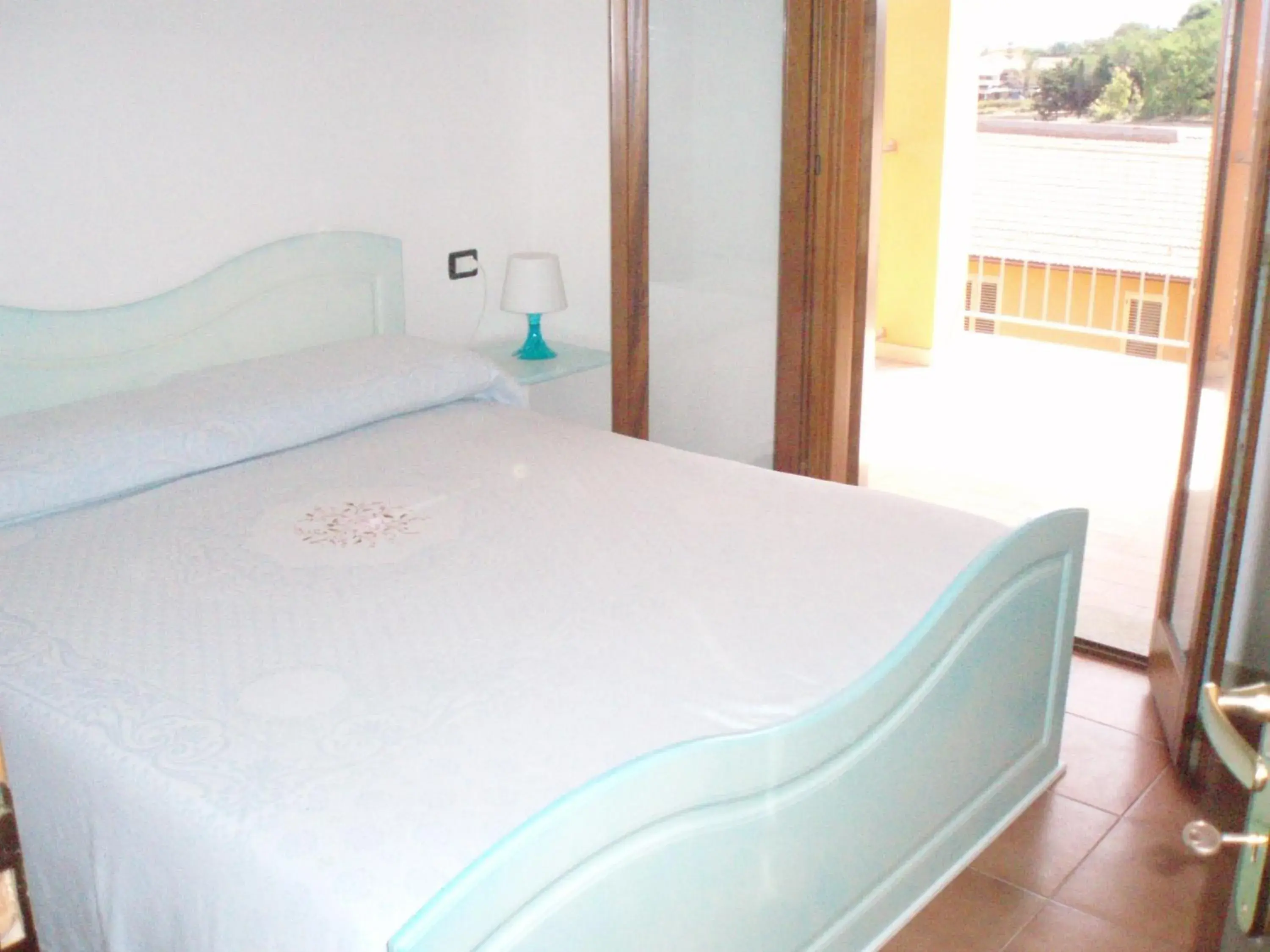 Modern 1 bed apartment sleep 3 sea view only 700mt from sea Modern 1 bed apartment sleep 3 sea view only 700mt from sea