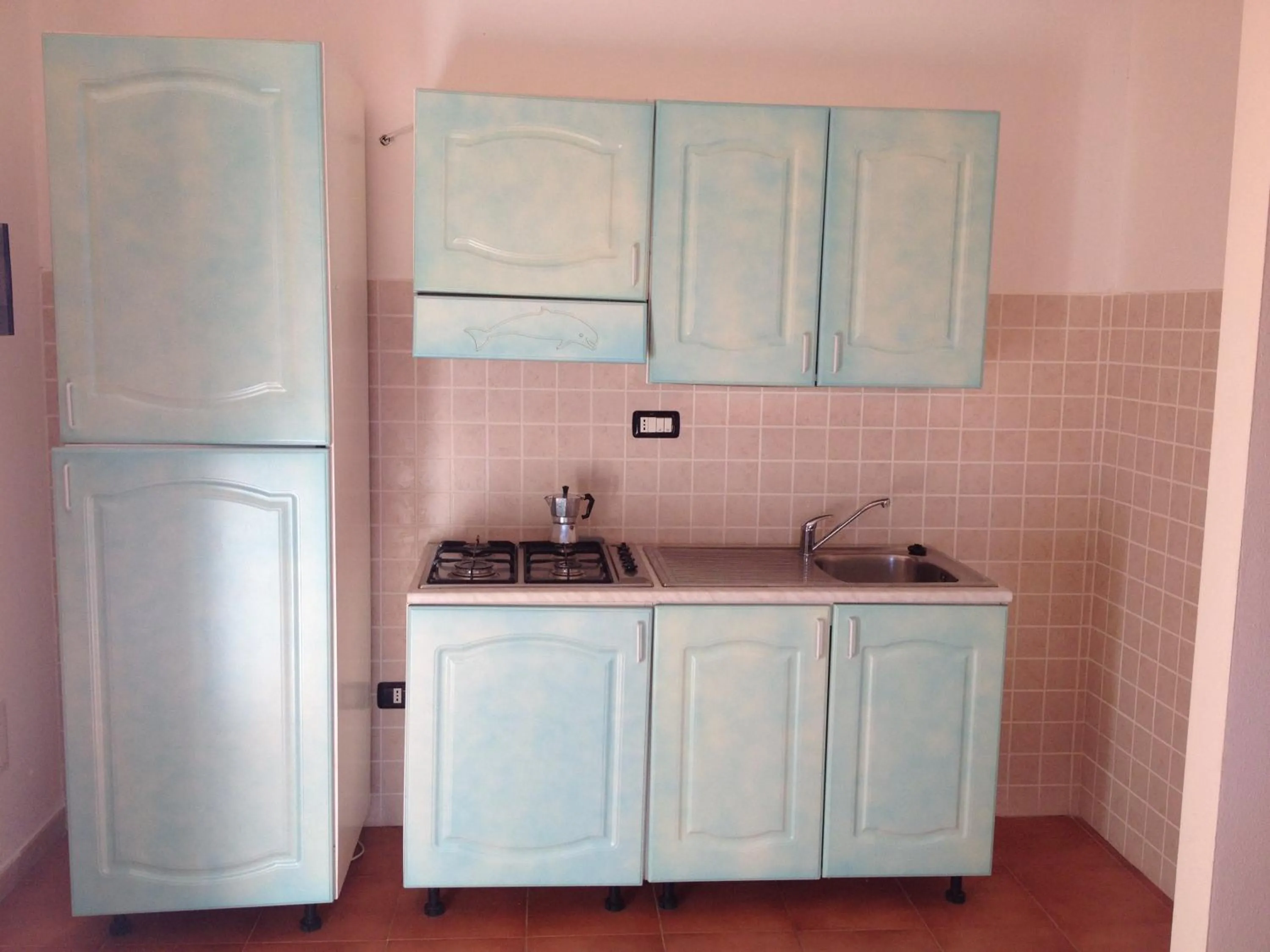 kitchen in Modern 1 bed apartment sleep 3 sea view only 700mt from sea