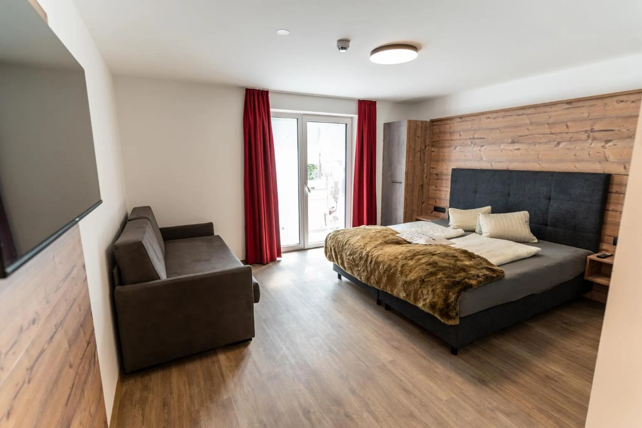 Bedroom, Bed in Apart Hotel Alpenhof Werfenweng