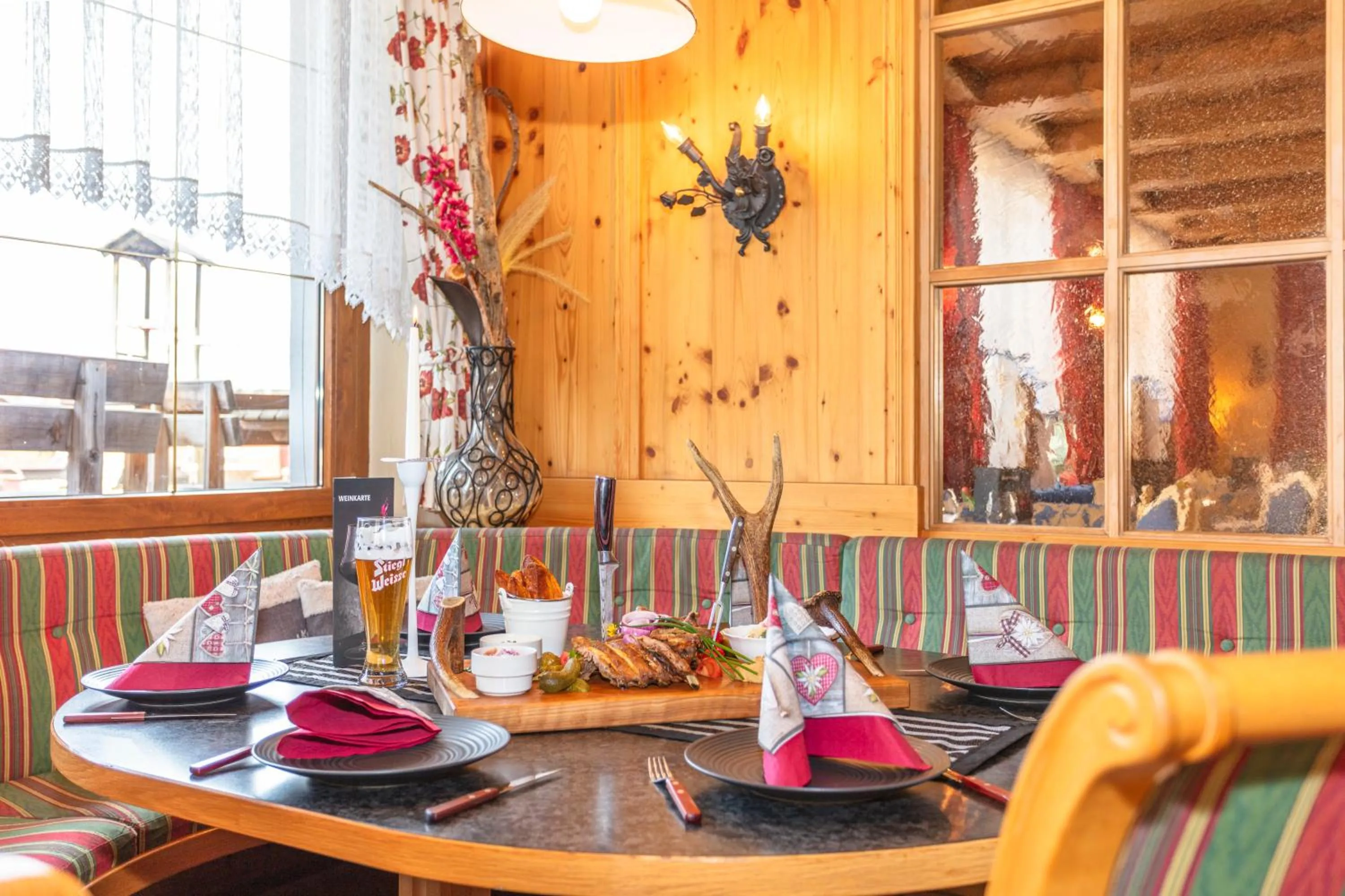Restaurant/places to eat in Apart Hotel Alpenhof Werfenweng